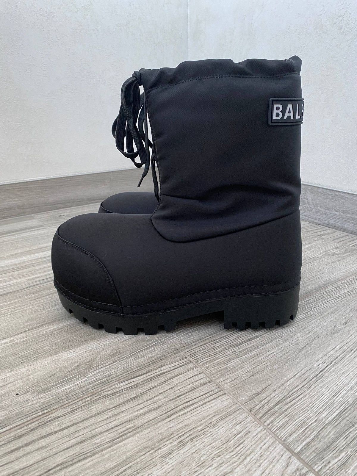 Balenciaga Balenciaga Alaska Boots size 42 Size US 9 / EU 42 - 5 Thumbnail