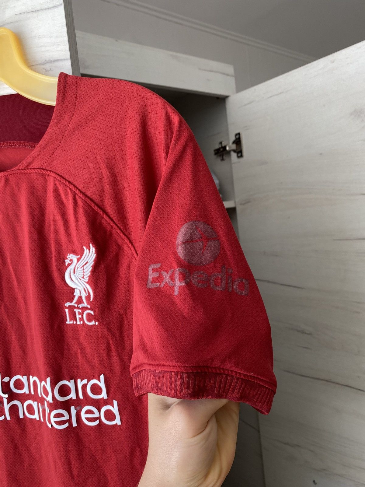 Nike Liverpool FC Nike Jersey Size L Worn Standard Chartered Size US M / EU 48-50 / 2 - 4 Thumbnail