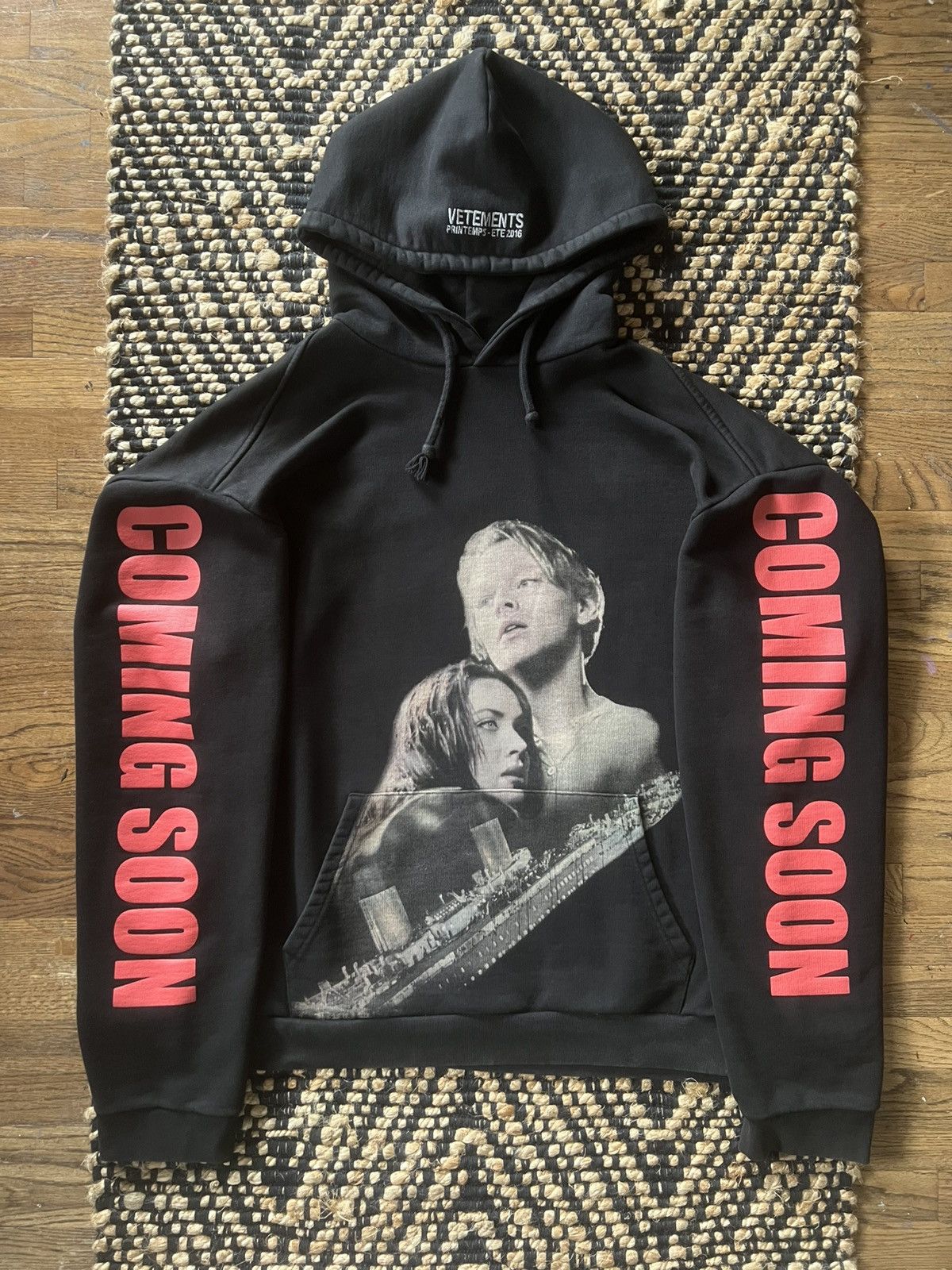 Vetements Vetements SS16 “Titanic” Graphic Oversized Hoodie Size US S / EU 44-46 / 1 - 1 Thumbnail