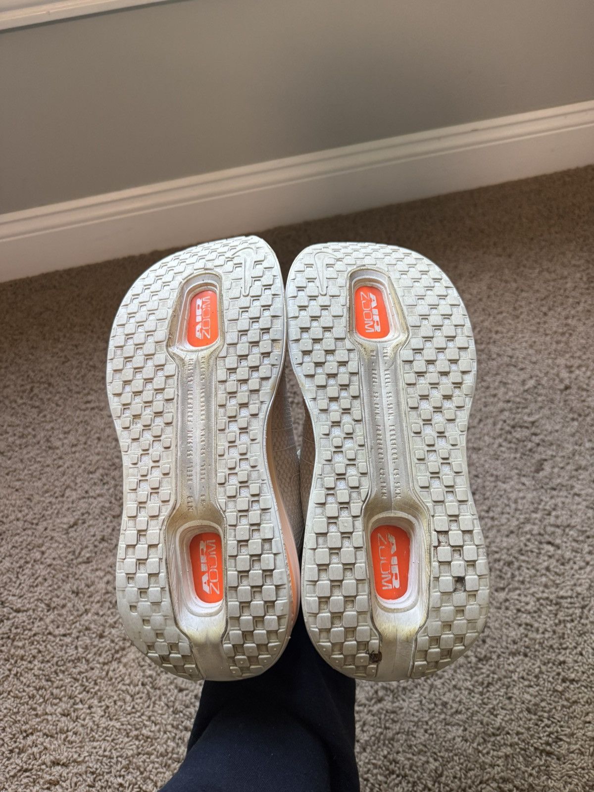 Nike Nike Vomero Premium coconut orange size 10.5 Size US 10.5 / EU 43-44 - 8 Thumbnail