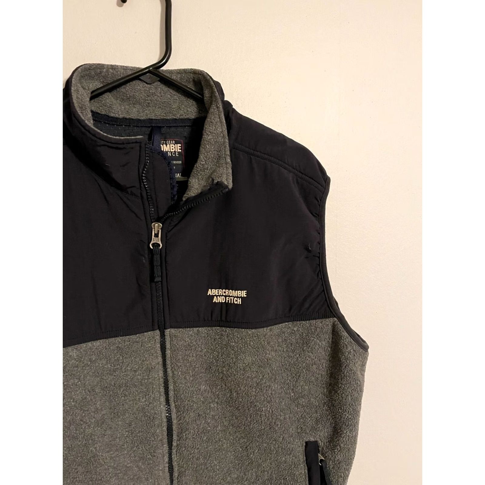 Abercrombie & Fitch VINTAGE Abercrombie & Fitch Performance Fleece Vest Jacket Gray/Black Men's XL Size US XL / EU 56 / 4 - 2 Thumbnail