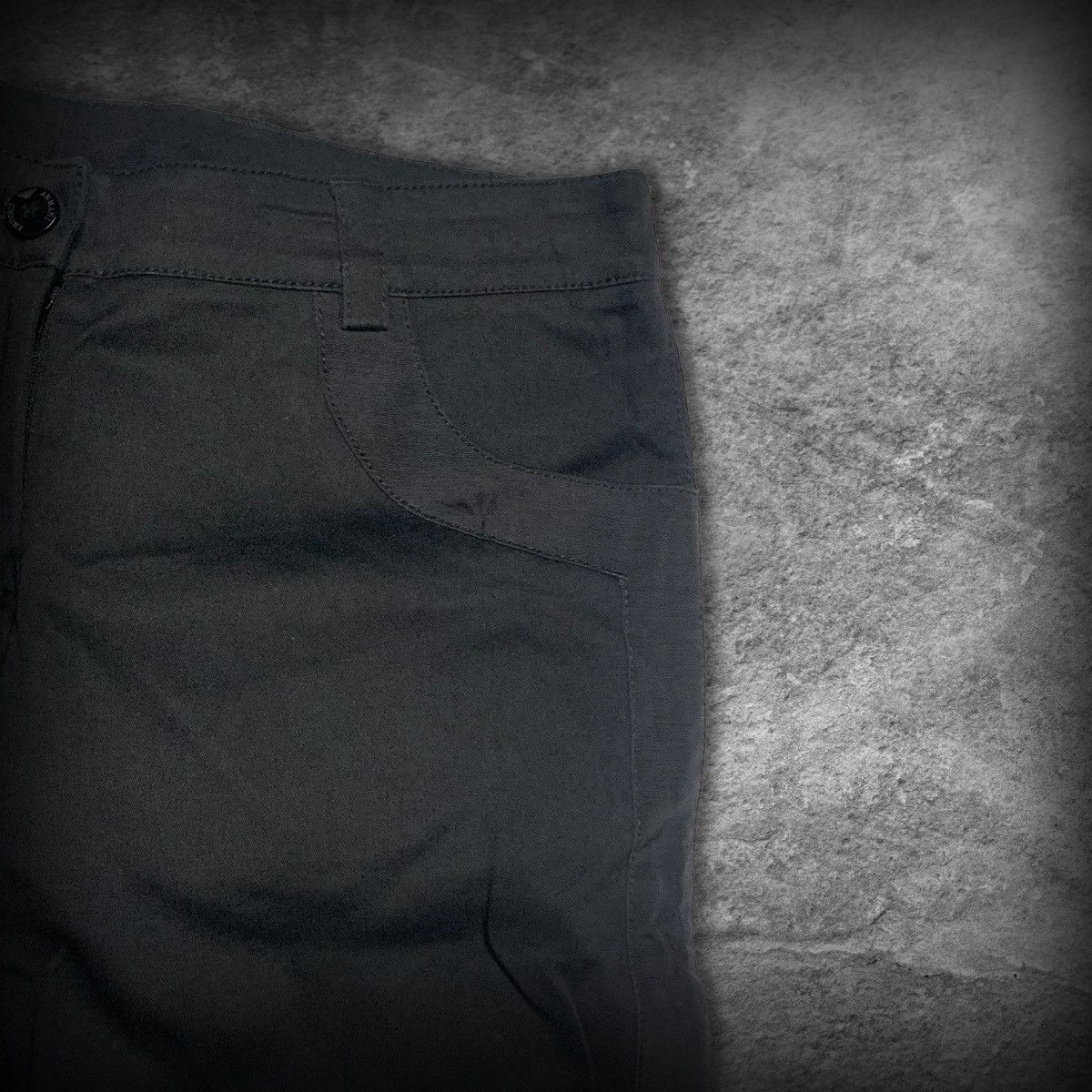 Emporio Armani Emporio Armani Button Hem Tailored Pants Black Size 42 Size 28" / US 6 / IT 42 - 2 Thumbnail