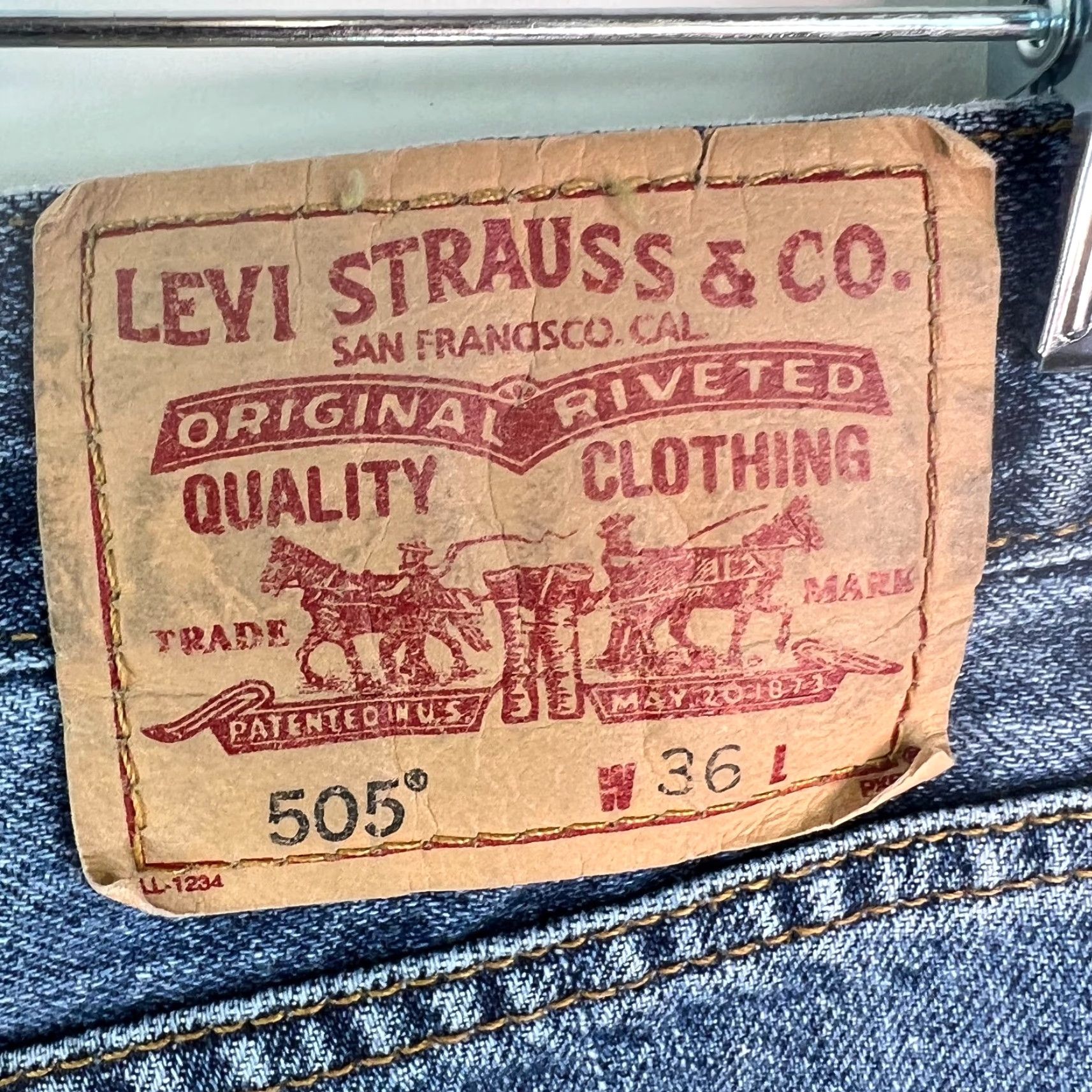 Levi's Levi's 505 Denim Shorts Mens Regular Fit 36 Blue Medium Wash 9" Inseam Pockets Belt Loops Casual Mens Size US 36 / EU 52 - 5 Thumbnail