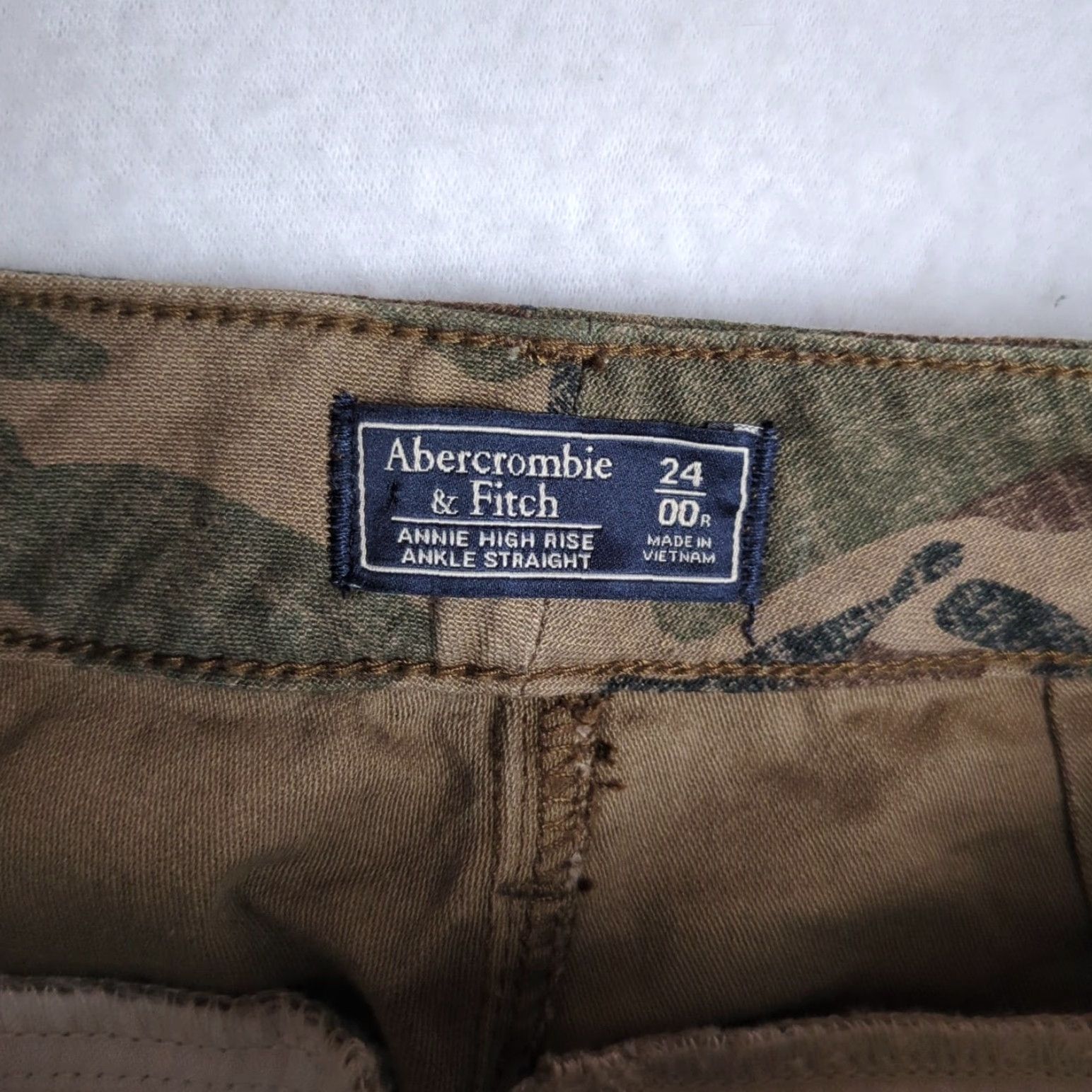 Abercrombie & Fitch Abercrombie & Fitch Annie High Rise Pant 24 Camo Ankle Straight Tuxedo Stripe Womens Pants 24 Camouflage Striped -- 0 Size 42" / US 20 - 3 Thumbnail