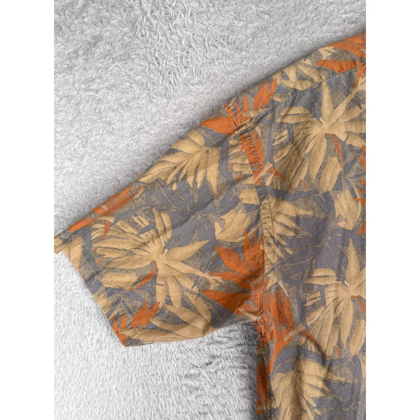 Van Heusen Van Heusen Shirt Men's Gray Floral Leaf 100% Cotton Hawaiian Button-Up Short Sleeve - Adult Medium Size US M / EU 48-50 / 2 - 3 Thumbnail