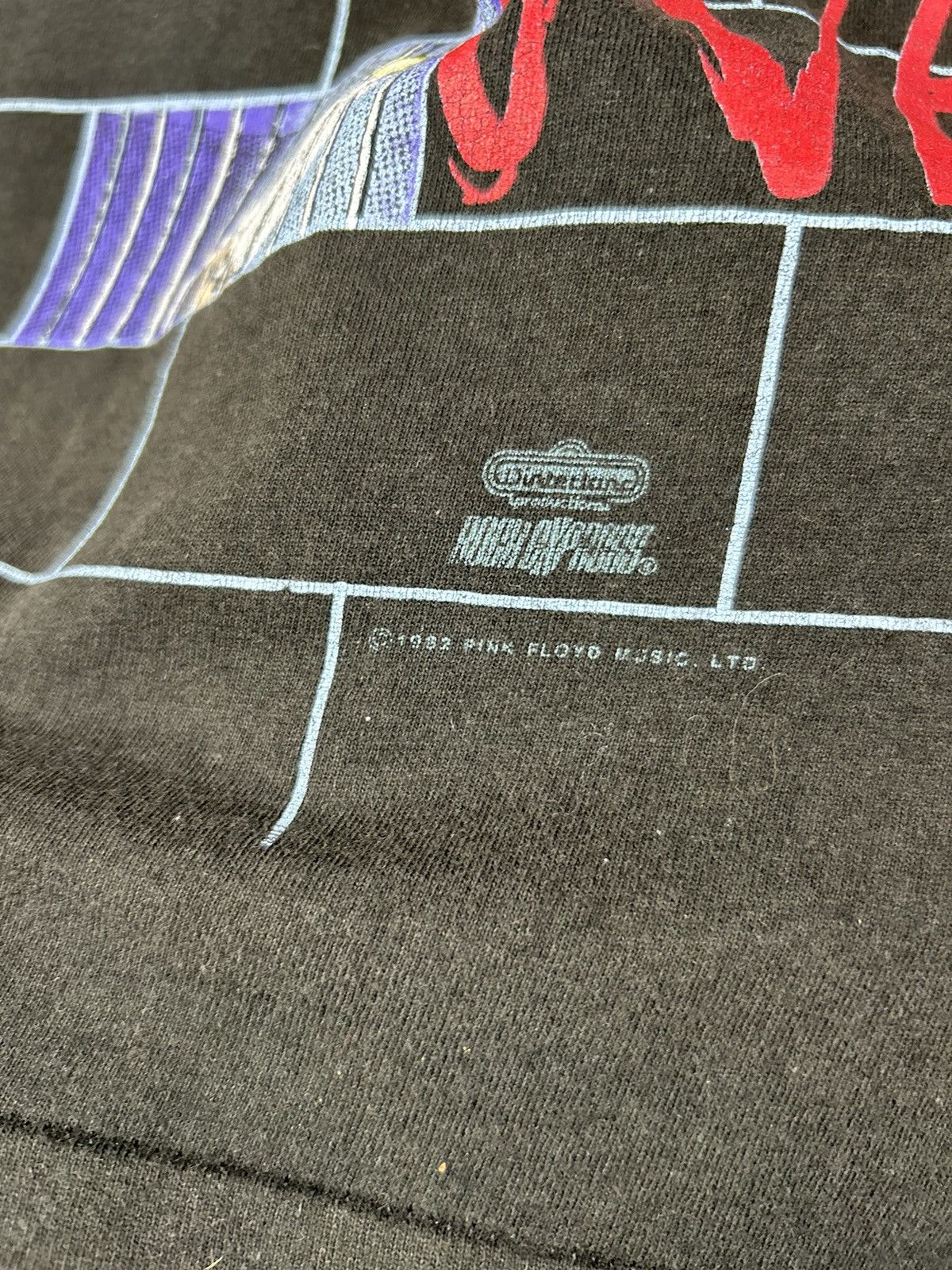 Pink Floyd Vintage 80s Pink Floyd The Wall 1982 Tour Over Print T shirt Size US XL / EU 56 / 4 - 15 Thumbnail