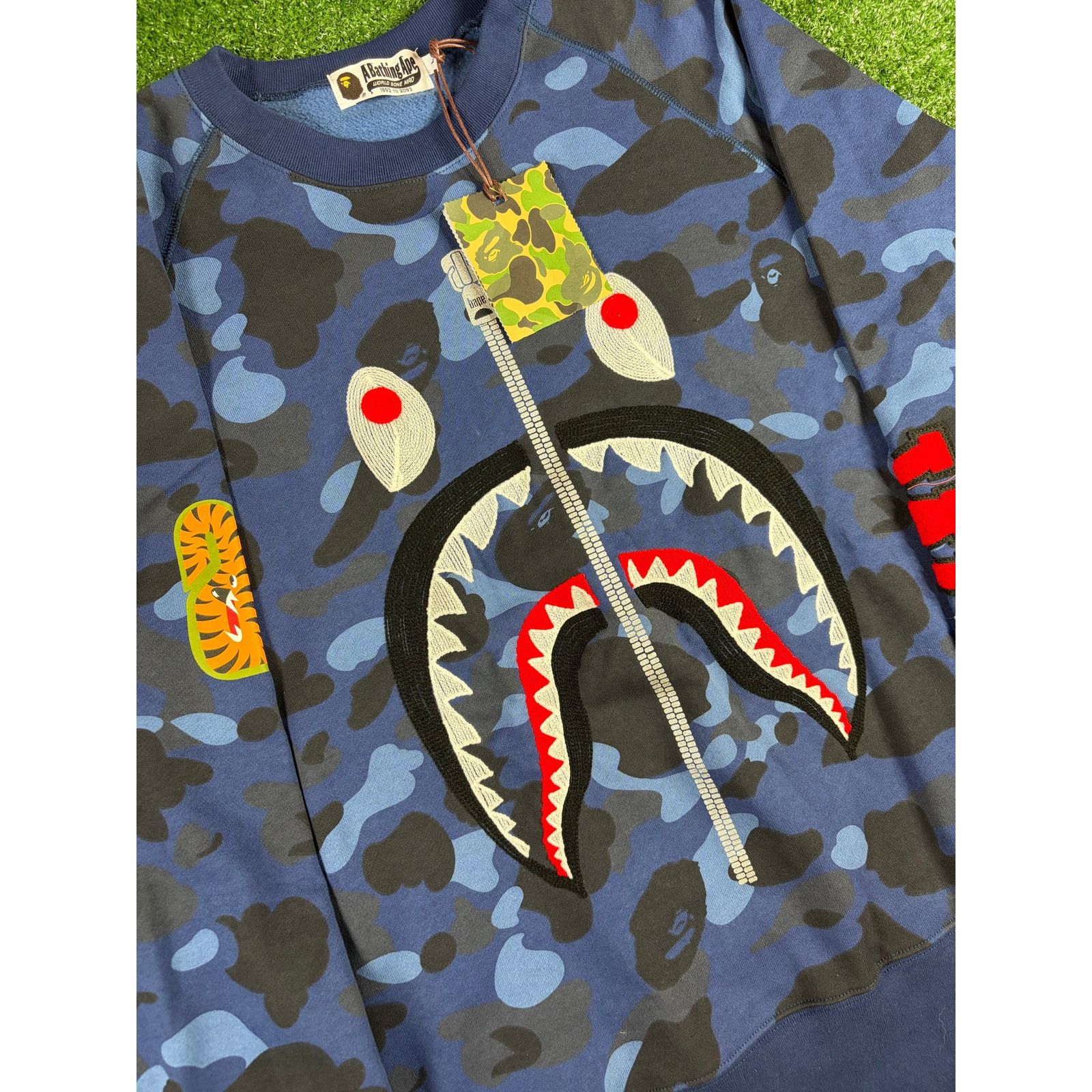 Bape BAPE Color Camo Navy Embroidery Shark Crewneck Large Size US L / EU 52-54 / 3 - 4 Thumbnail
