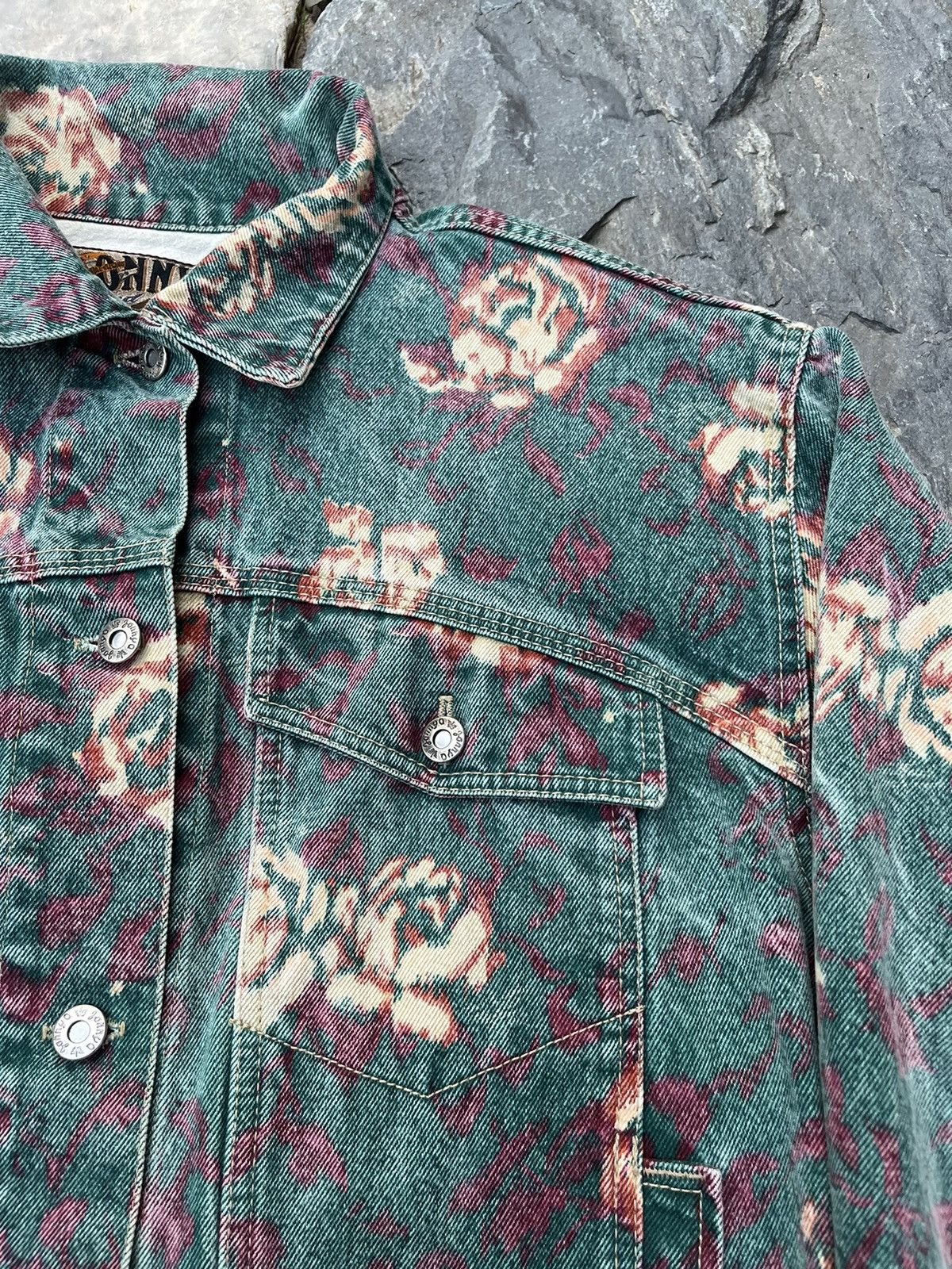 Vintage Vintage Jonny-q y2k all over print cropped denim jacket Size US M / EU 48-50 / 2 - 10 Thumbnail