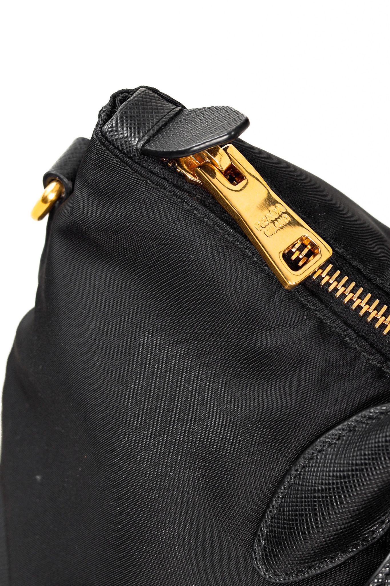 PRADA プラダ VA0609 NERO TESSUTO SAFFIANO Amazon.com: Prada Tessuto Nylon & Saffiano Leather Black Top Zip