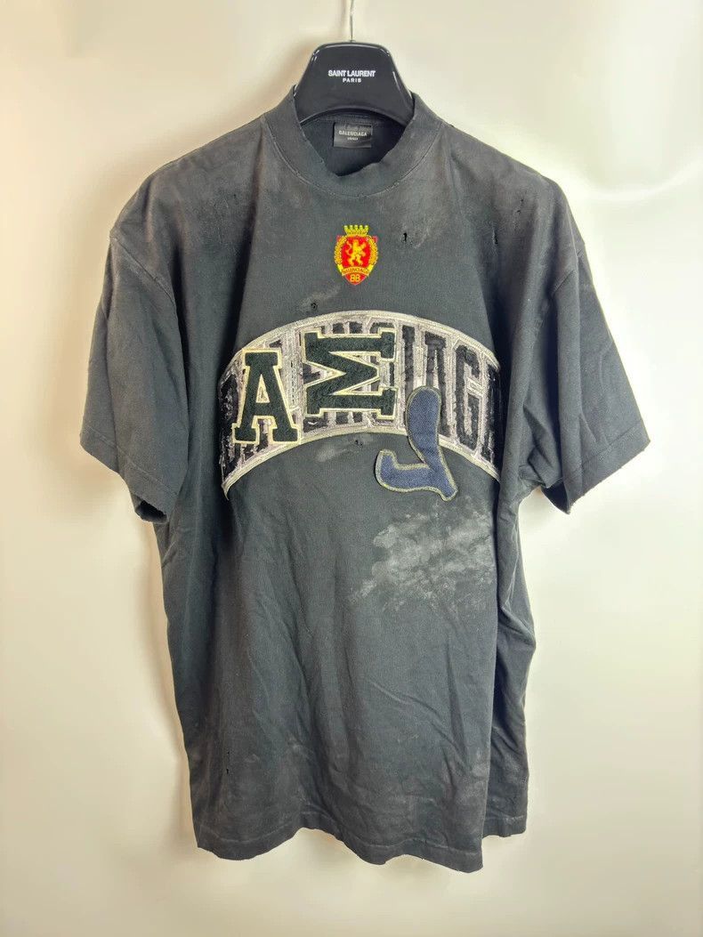 Balenciaga Balenciaga collaborates on Manchester United logo with perf Size US M / EU 48-50 / 2 - 1 Thumbnail