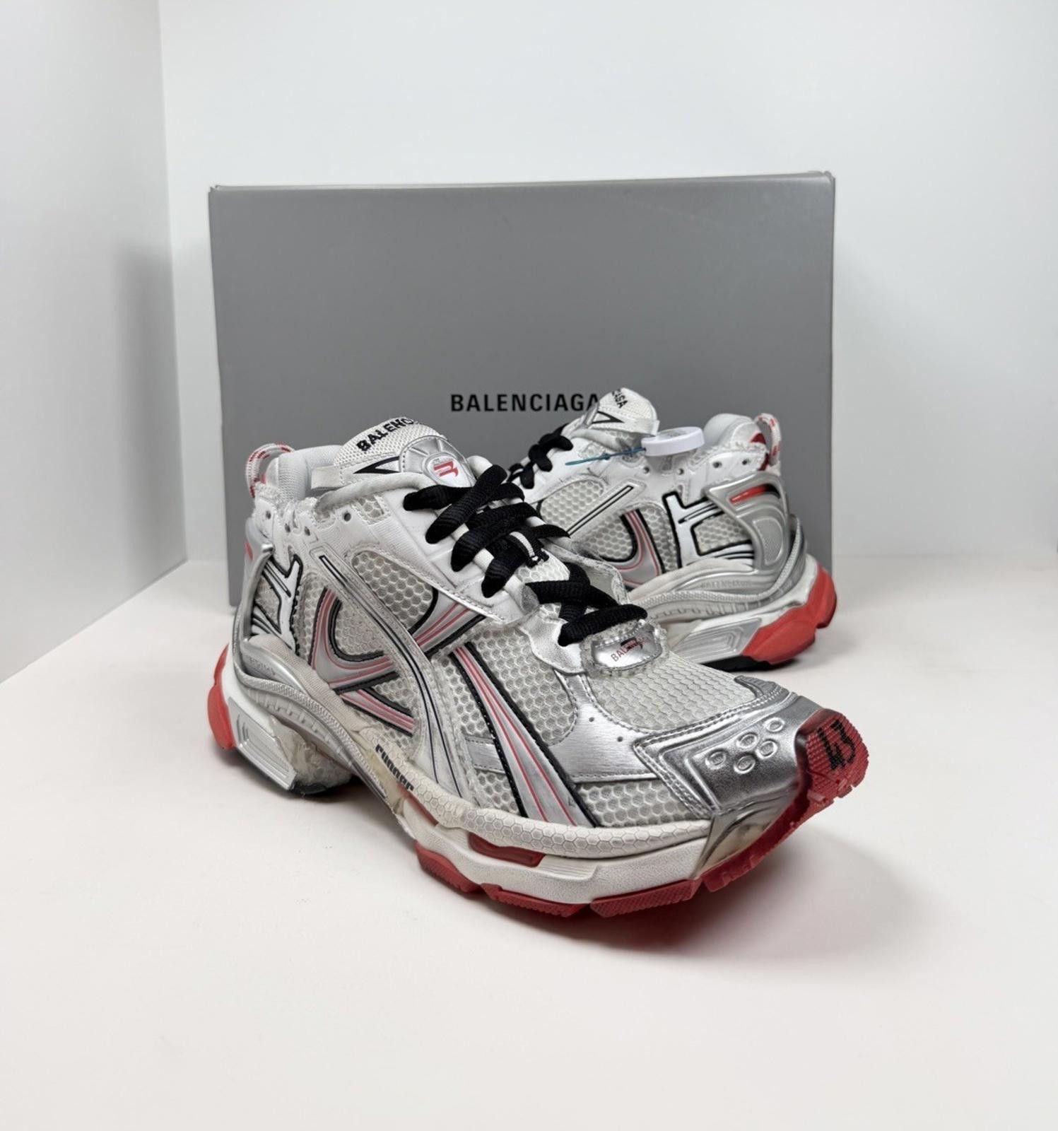 Balenciaga Size 43EU/10US - Balenciaga Runner White Red Black Size US 10 / EU 43 - 1 Thumbnail