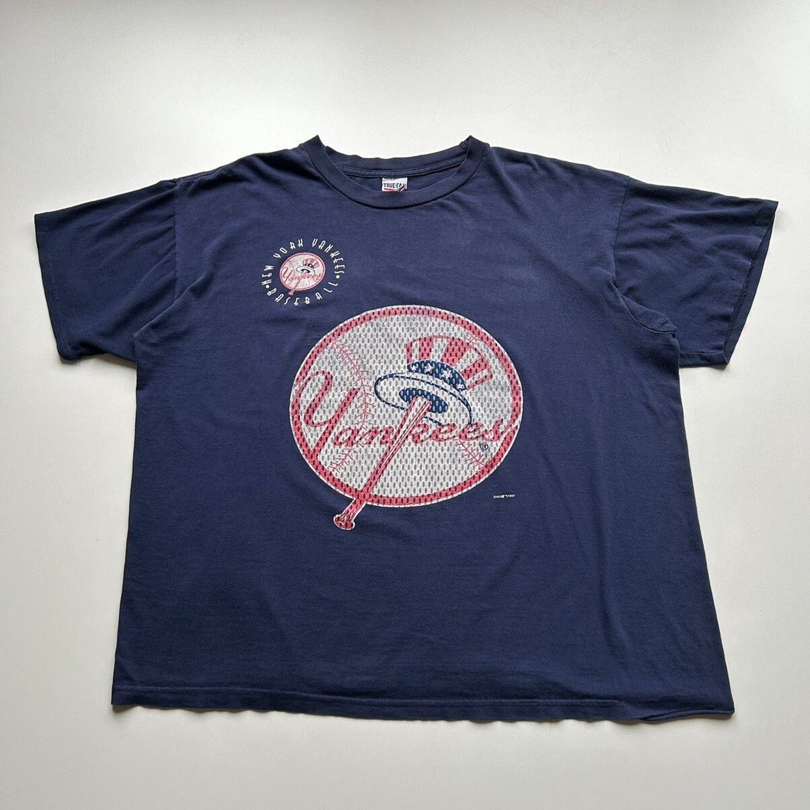 MLB Vintage 90s New York Yankees MLB T Shirt XL 1997 Baseball Size US XL / EU 56 / 4 - 1 Thumbnail
