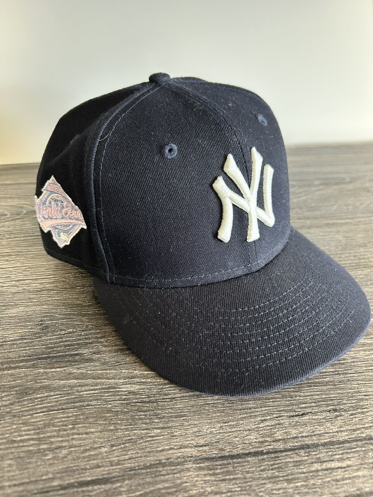 New Era 7 1/8 Navy Yankee hat with pink brim Size ONE SIZE - 1 Thumbnail