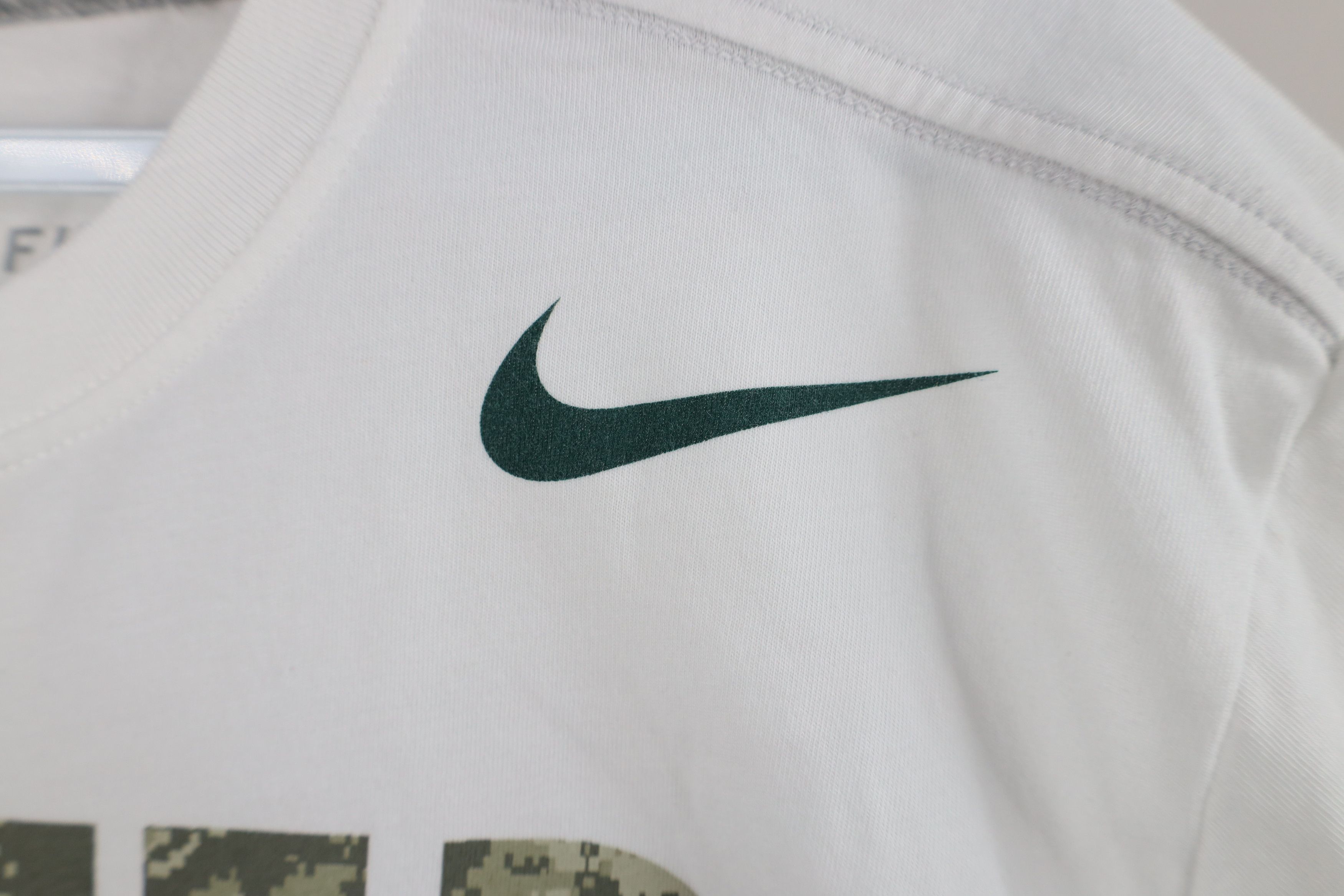 Nike Nike Camouflage Michigan State University Basketball T-Shirt Size US L / EU 52-54 / 3 - 4 Thumbnail