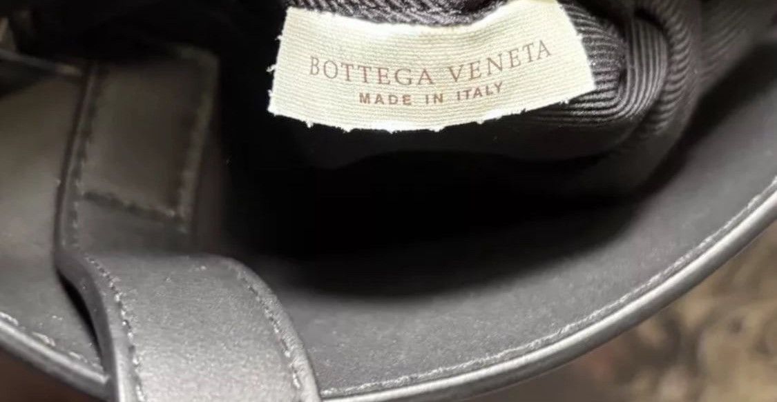 Bottega Veneta Intrecciato Leather Messenger Bag UNISEX Black Size ONE SIZE - 7 Thumbnail