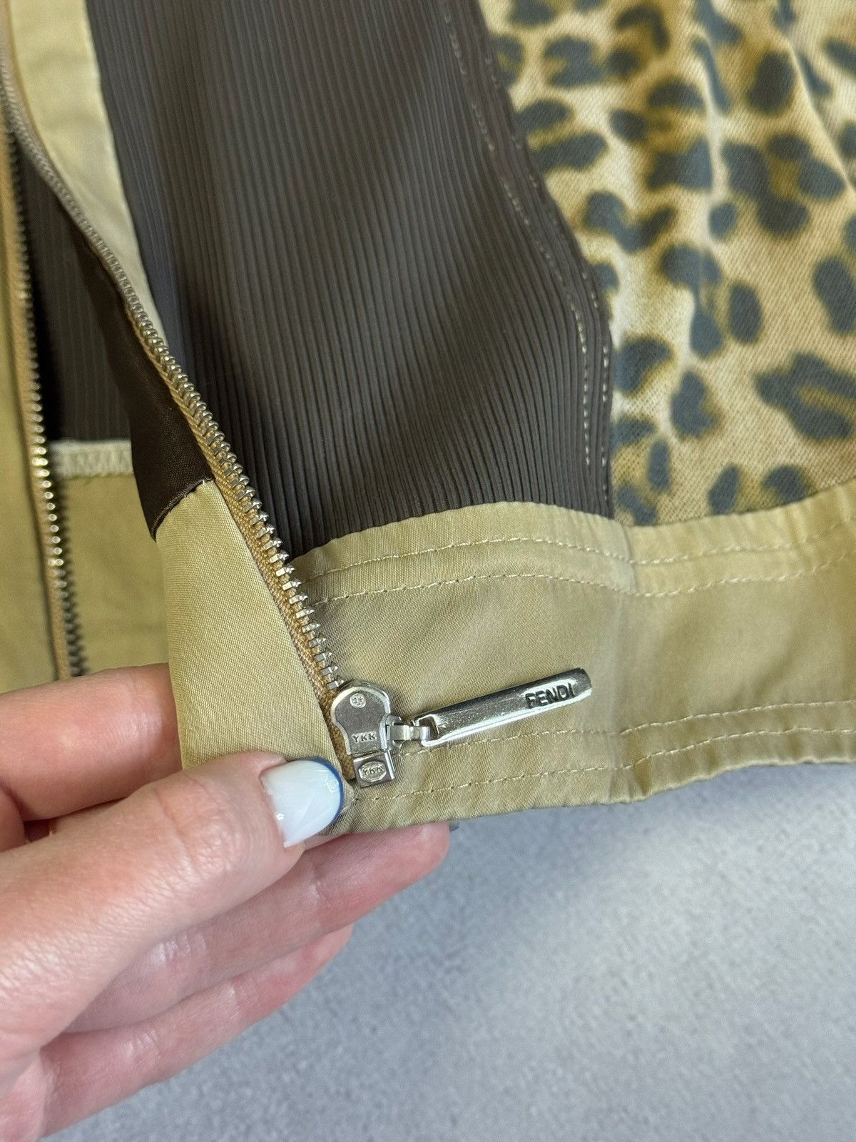Fendi Fendi Jacket Long Sleeve Zip Leopard Womens 42 Size Rare Size M / US 6-8 / IT 42-44 - 8 Thumbnail