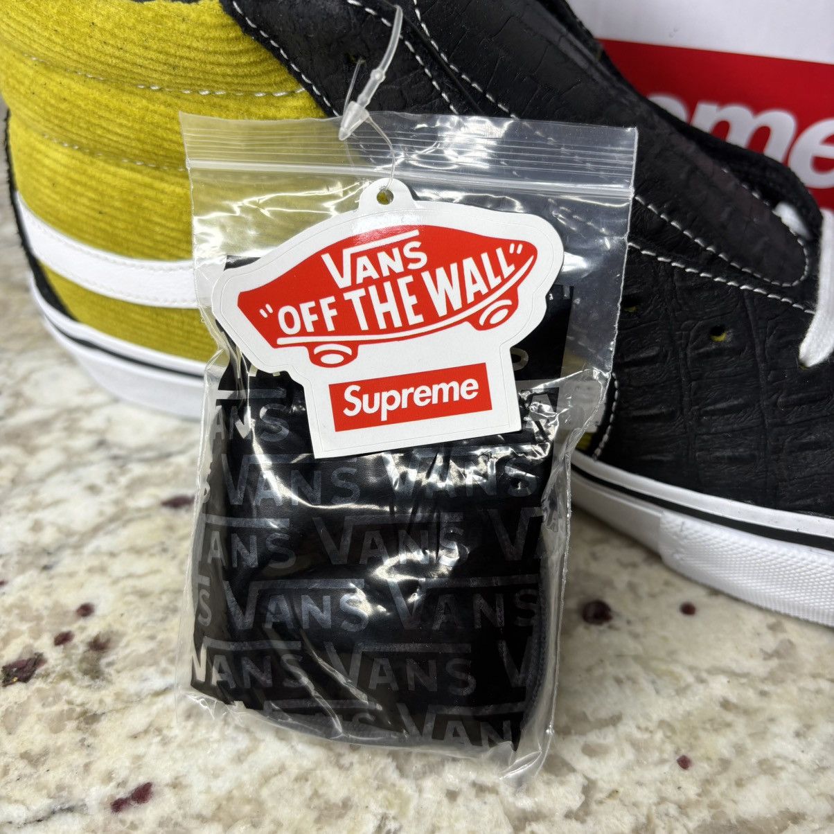 Supreme × Vans Size 13-Vans Sk8-Mid Supreme Croc Corduroy Mustard (2018) Size US 13 / EU 46 - 4 Thumbnail