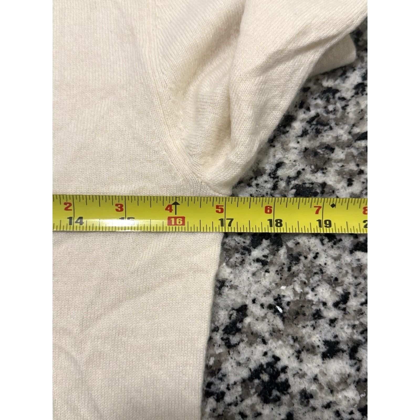 Uniqlo Uniqlo Sweater Women XS Cream Cashmere Long Sleeve Crew Neck Size 26" / US 2 / IT 38 - 3 Thumbnail