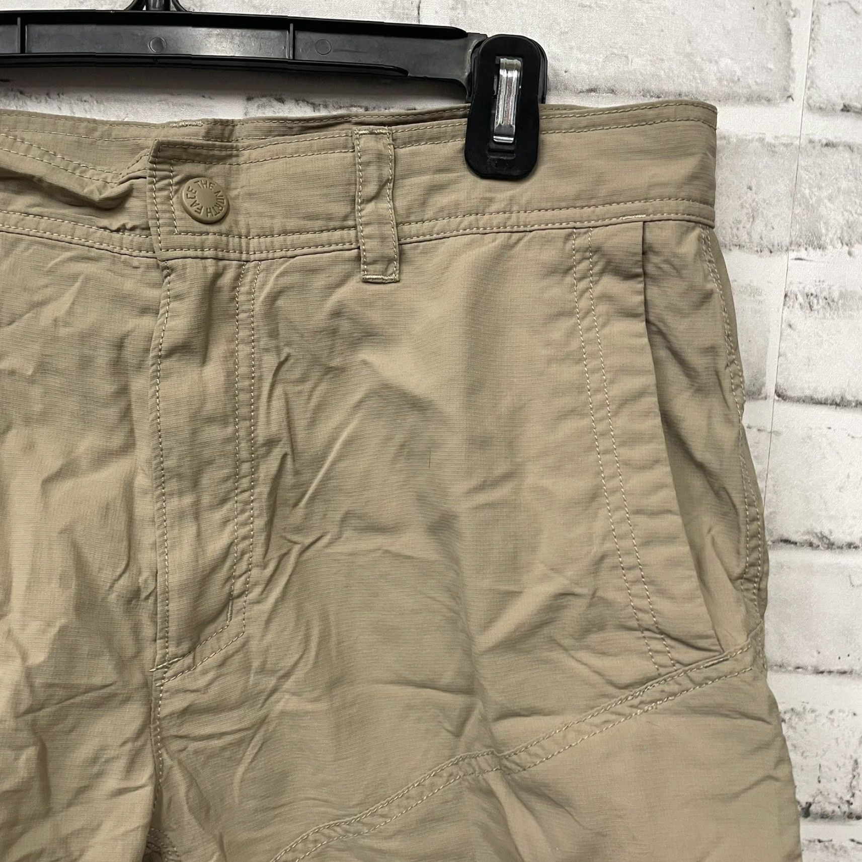 The North Face The North Face Shorts Mens 36 Beige Khaki Regular Size Beige The North Face Mens Shorts 36 Size Size US 36 / EU 52 - 2 Thumbnail
