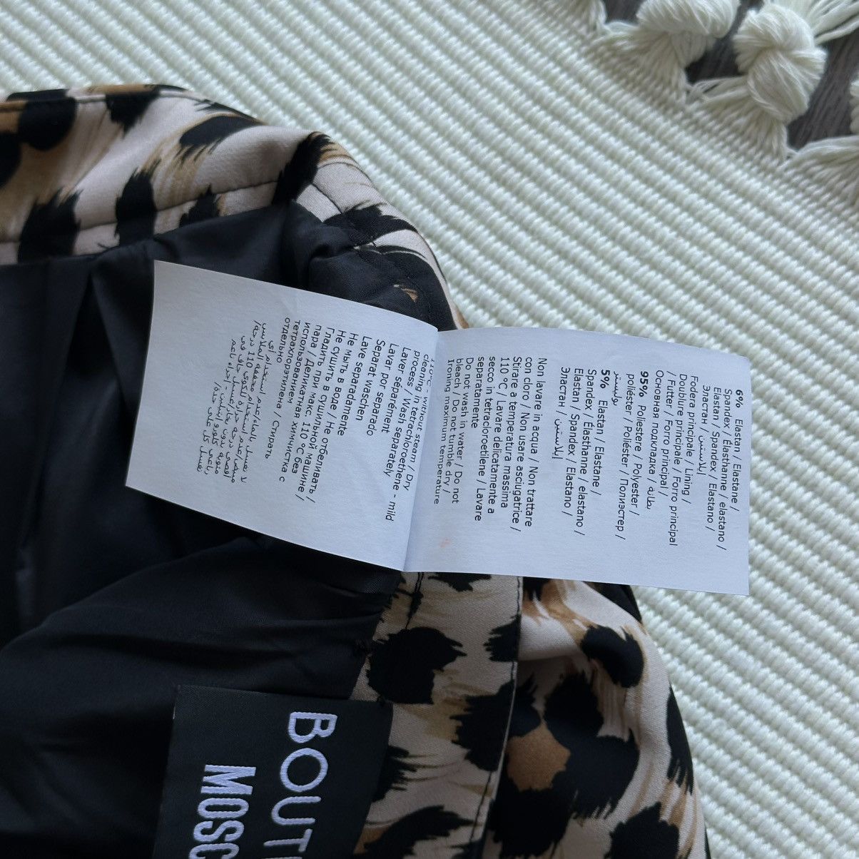 Boutique Moschino Boutique Moschino Leopard Printed Pencil Skirt Size 28" / US 6 / IT 42 - 7 Thumbnail