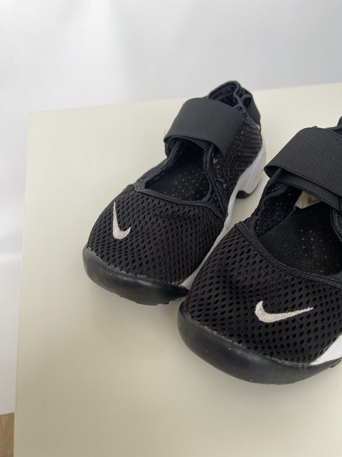 Nike Nike 322359-014 Air Lift J AIR RIFT Black/White UK 4.5 Size US 7 / IT 37 - 2 Thumbnail