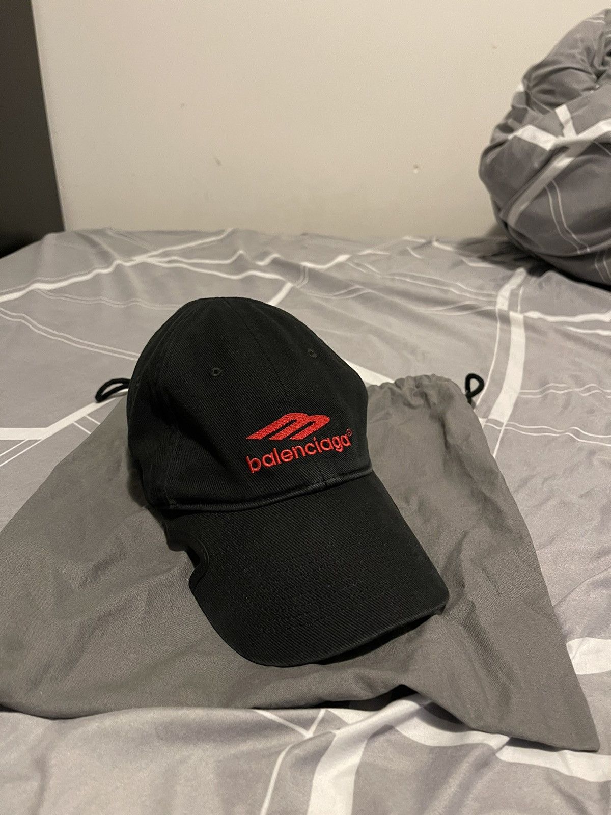 image of Balenciaga 3B Cap Black/red, Men's