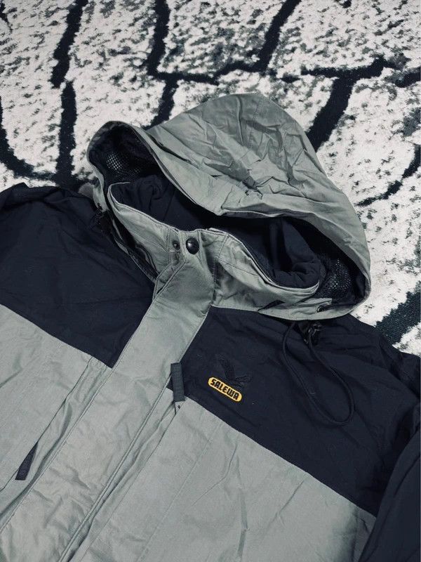 SALEWA Vintage Salewa mountain jacket gray black XL logo Size US XL / EU 56 / 4 - 3 Thumbnail