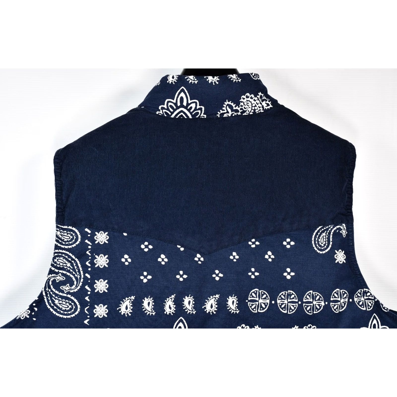 Levi's Levi’s Western Down Indigo Vest Jacket L Men’s Cotton Polyester 67cm Chest 29.92in Length New Bandana Paisley Camouflage? Size US L / EU 52-54 / 3 - 5 Thumbnail