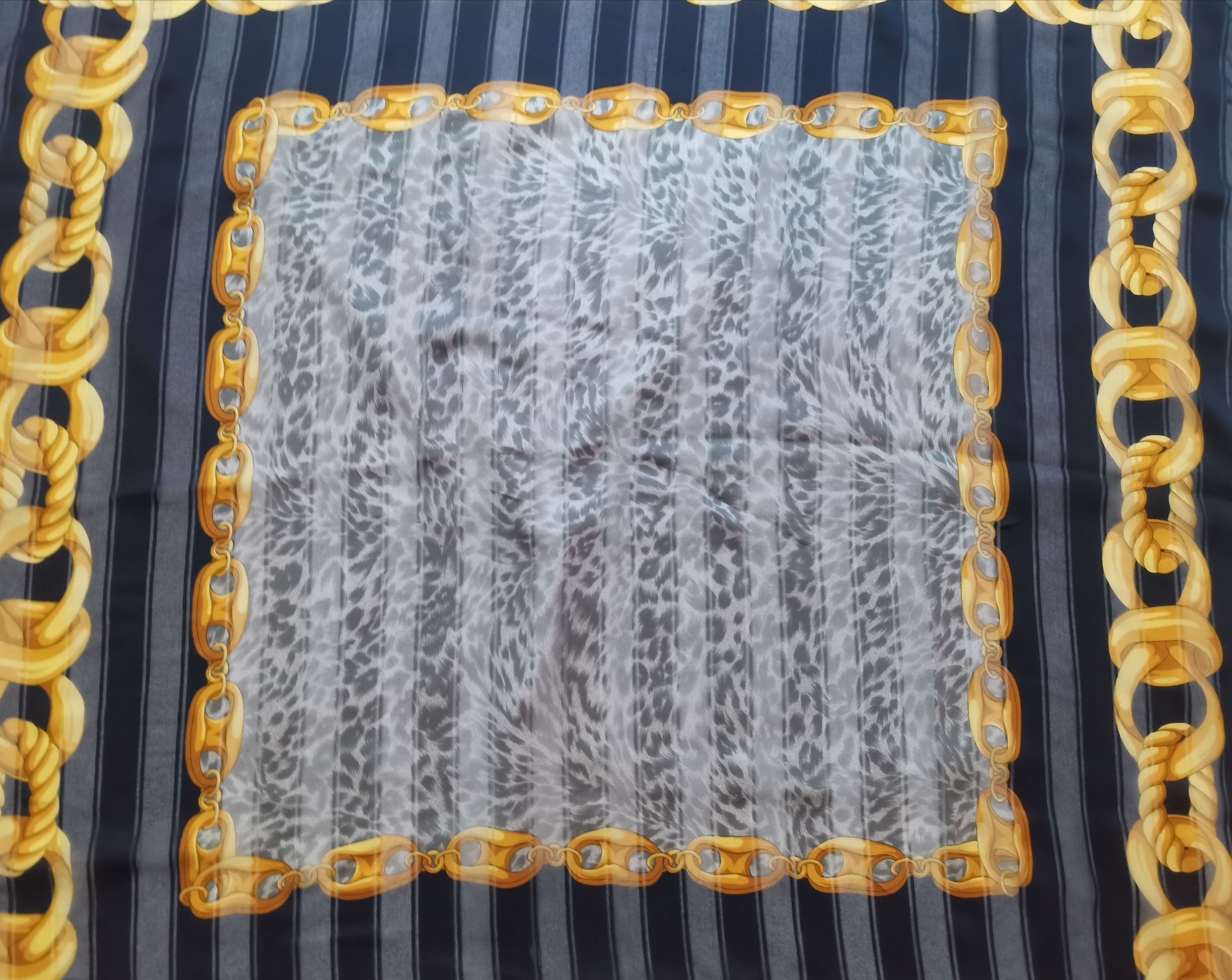 Vintage Rare vintage luxury scarves nice design Size ONE SIZE - 2 Thumbnail