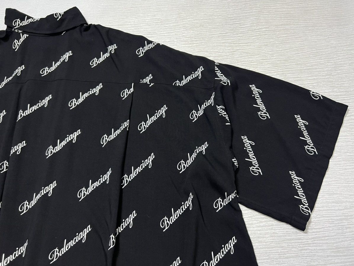 Balenciaga Balenciaga - All Over Script Logo Oversized Button Up Shirt Size XS / US 0-2 / IT 36-38 - 15 Thumbnail