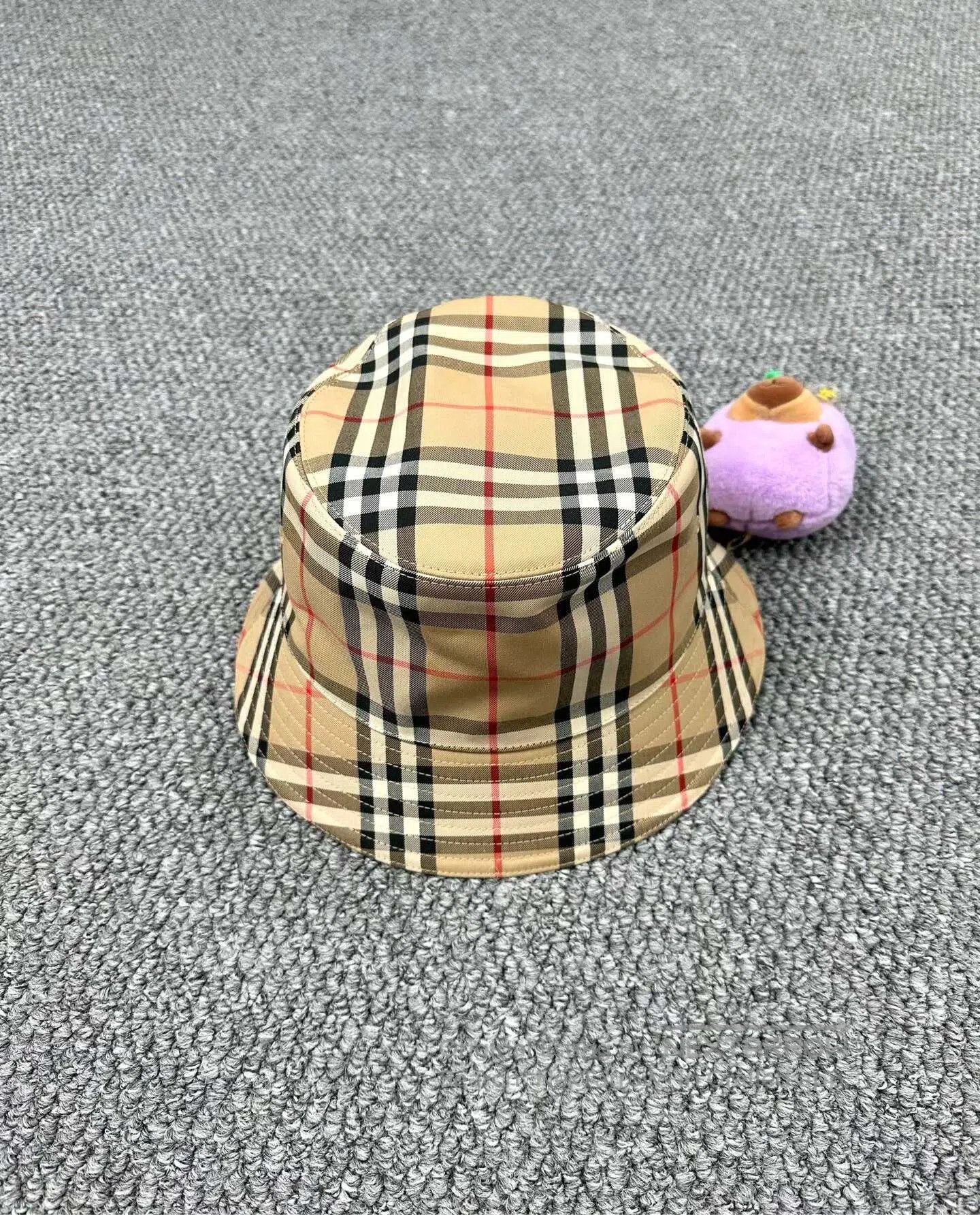 Burberry Burberry size XL Classic Khaki Plaid Fisherman Hat| Size ONE SIZE - 1 Thumbnail