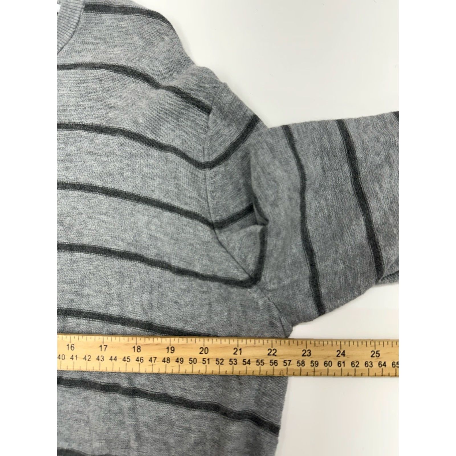 Banana Republic Banana Republic Mens Sweater XL Gray Striped Round Neck Cotton Slub Pullover Knit Regular Size US XL / EU 56 / 4 - 6 Thumbnail
