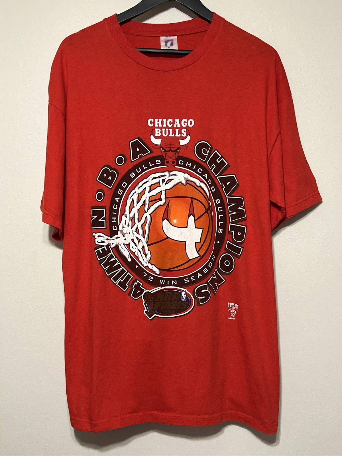 Logo 7 1996 Logo 7 CHICAGO BULLS 4 Time NBA Championship Tee Size US XL / EU 56 / 4 - 1 Thumbnail