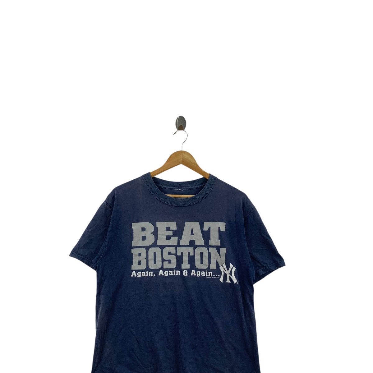 MLB Vintage MLB NEW YORK YANKEES Beat Boston Thrashed Tee Shirt Size M / US 6-8 / IT 42-44 - 2 Thumbnail