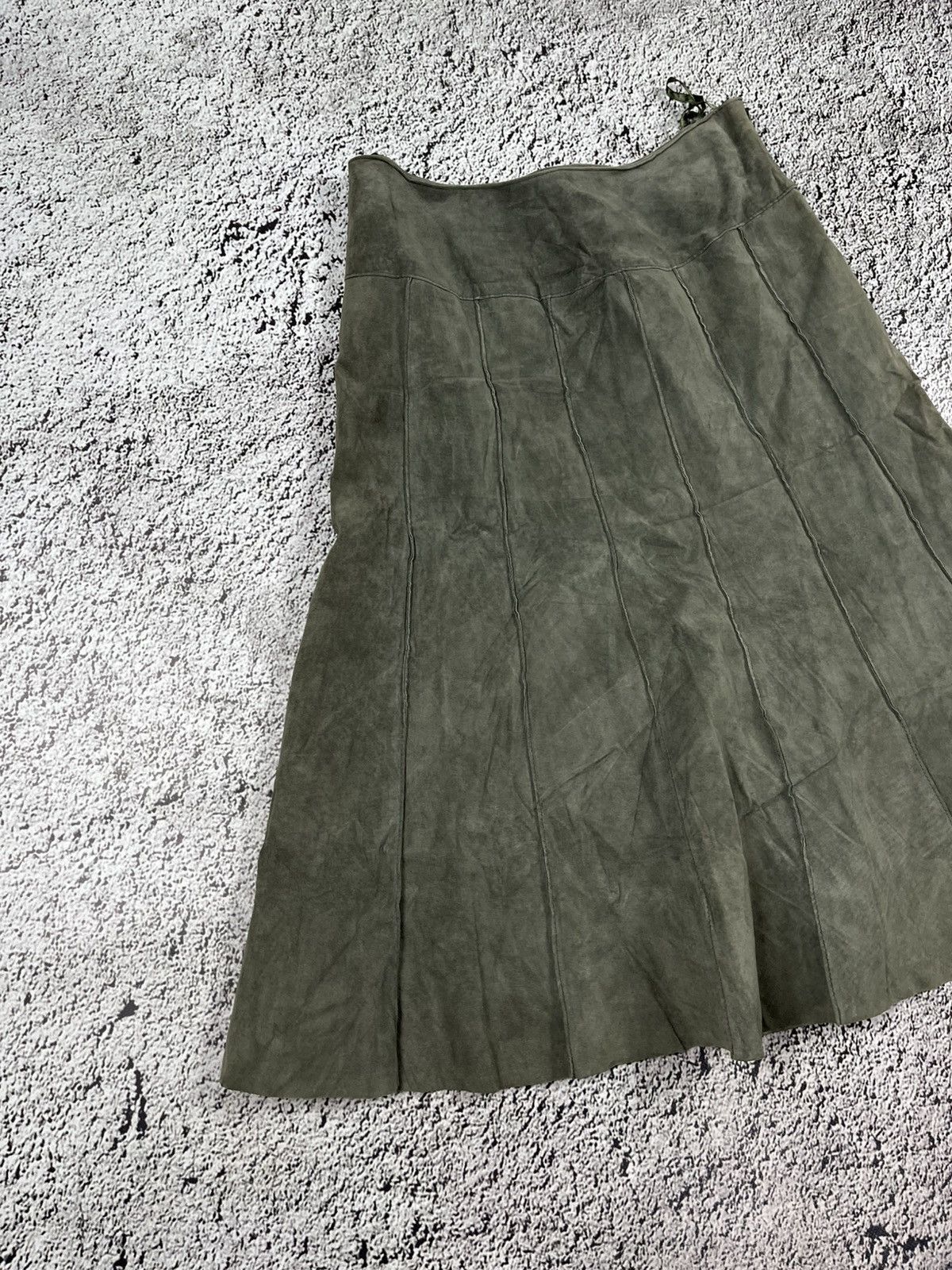 Leather Vintage Y2K Leather Olive Suede Pleated Skirt AvantGarde Size 28" / US 6 / IT 42 - 2 Thumbnail