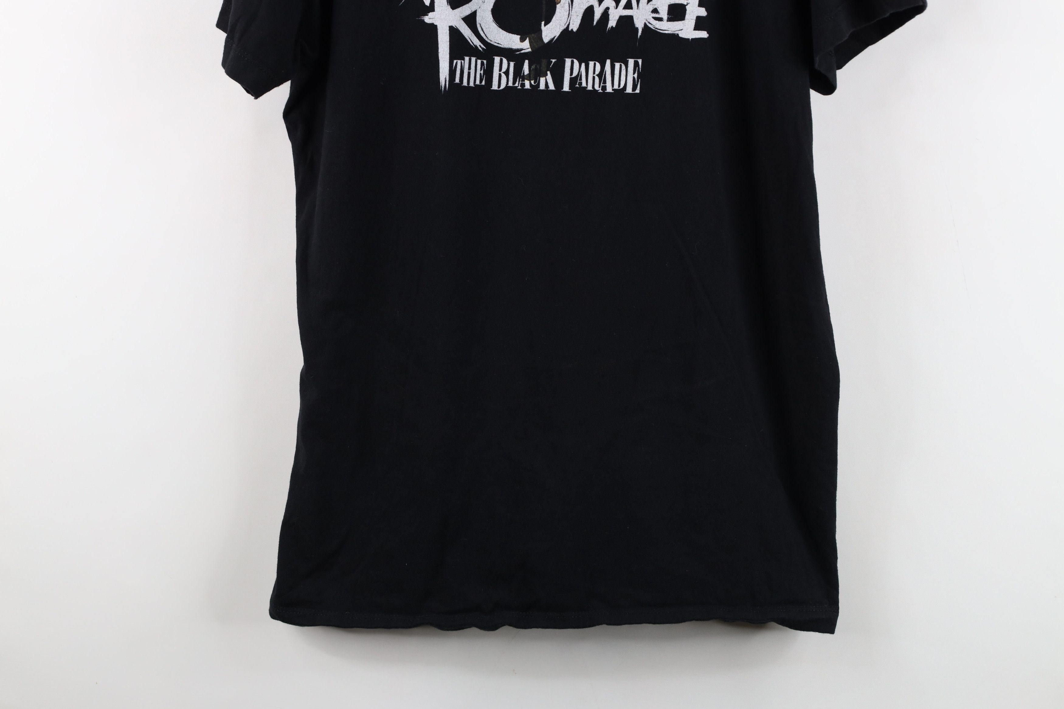 Vintage Vintage Y2K Black Parade My Chemical Romance Band T-Shirt Size US L / EU 52-54 / 3 - 3 Thumbnail
