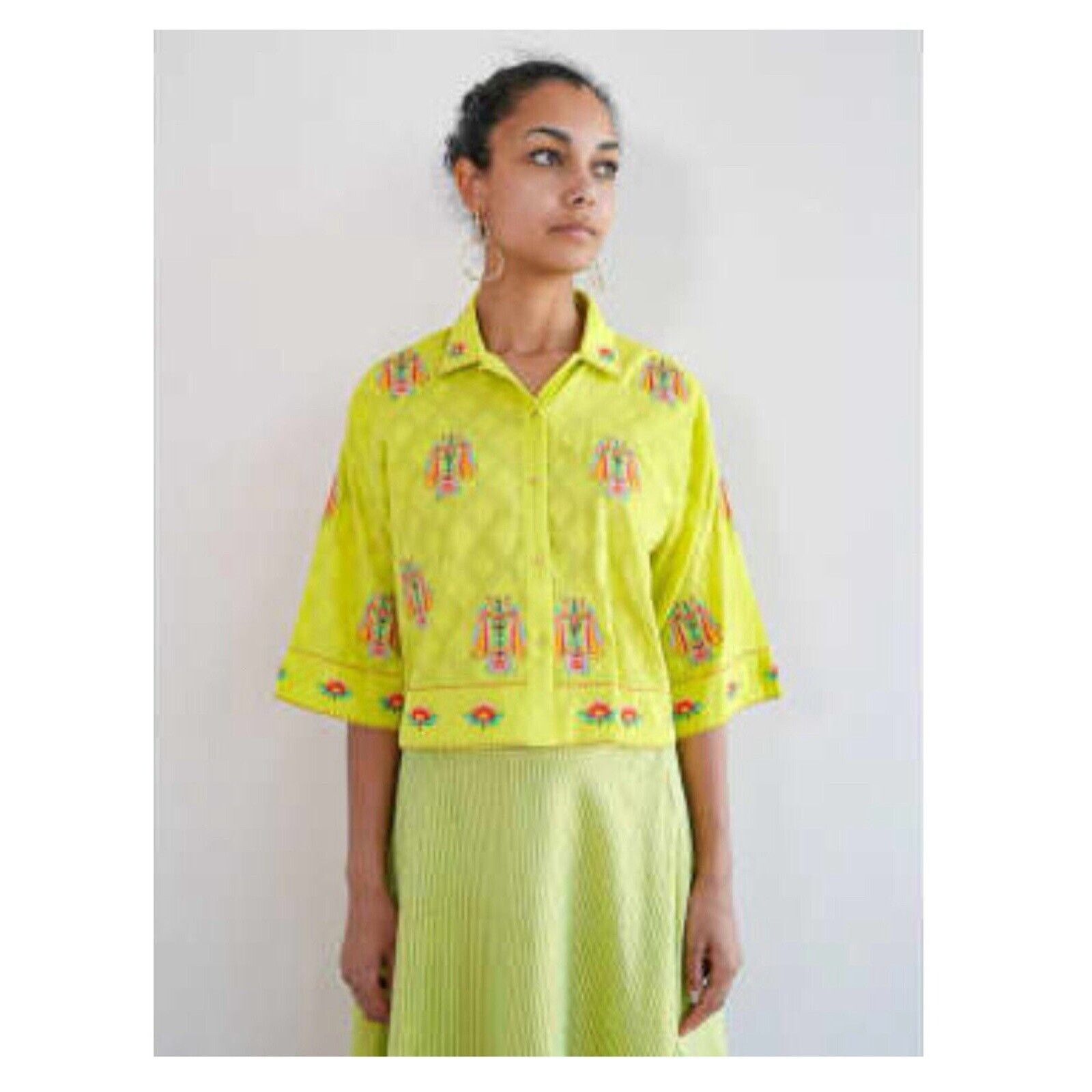 Anthropologie nimo With love Embroidered Bug Beetle Cropped Button Down Size XXS / US 00 / IT 34 - 1 Thumbnail