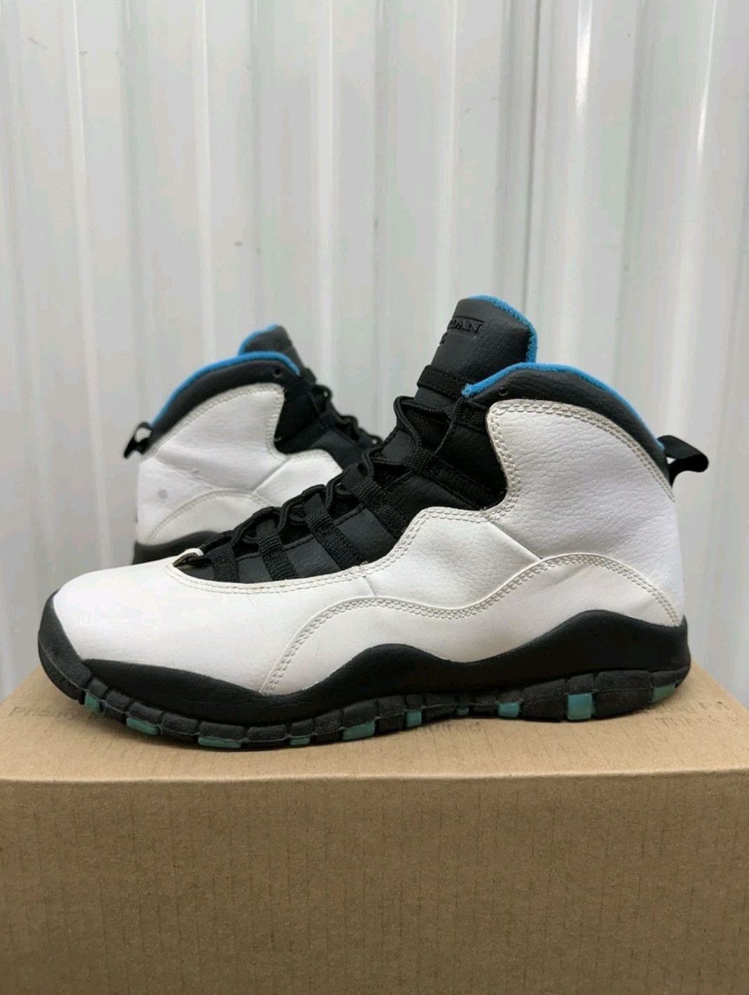 Jordan Brand Nike Air Jordan Retro 10 GS Powder Blue 2014 Size 7Y Size US 7 / EU 40 - 1 Thumbnail