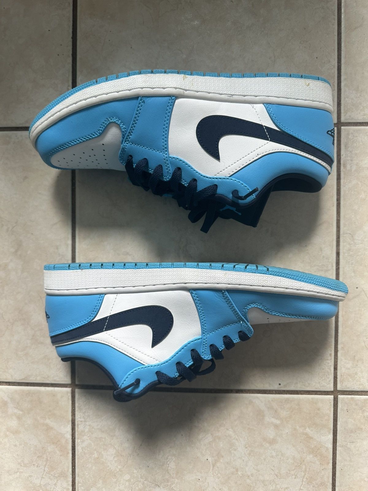 Jordan Brand AIR JORDAN 1 LOW UNC Size US 11 / EU 44 - 3 Thumbnail