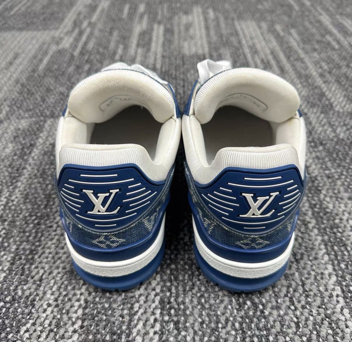 Louis Vuitton Louis Vuitton Trainer Blue White Denim Sneakers J42 Size US 9.5 / EU 42-43 - 3 Thumbnail