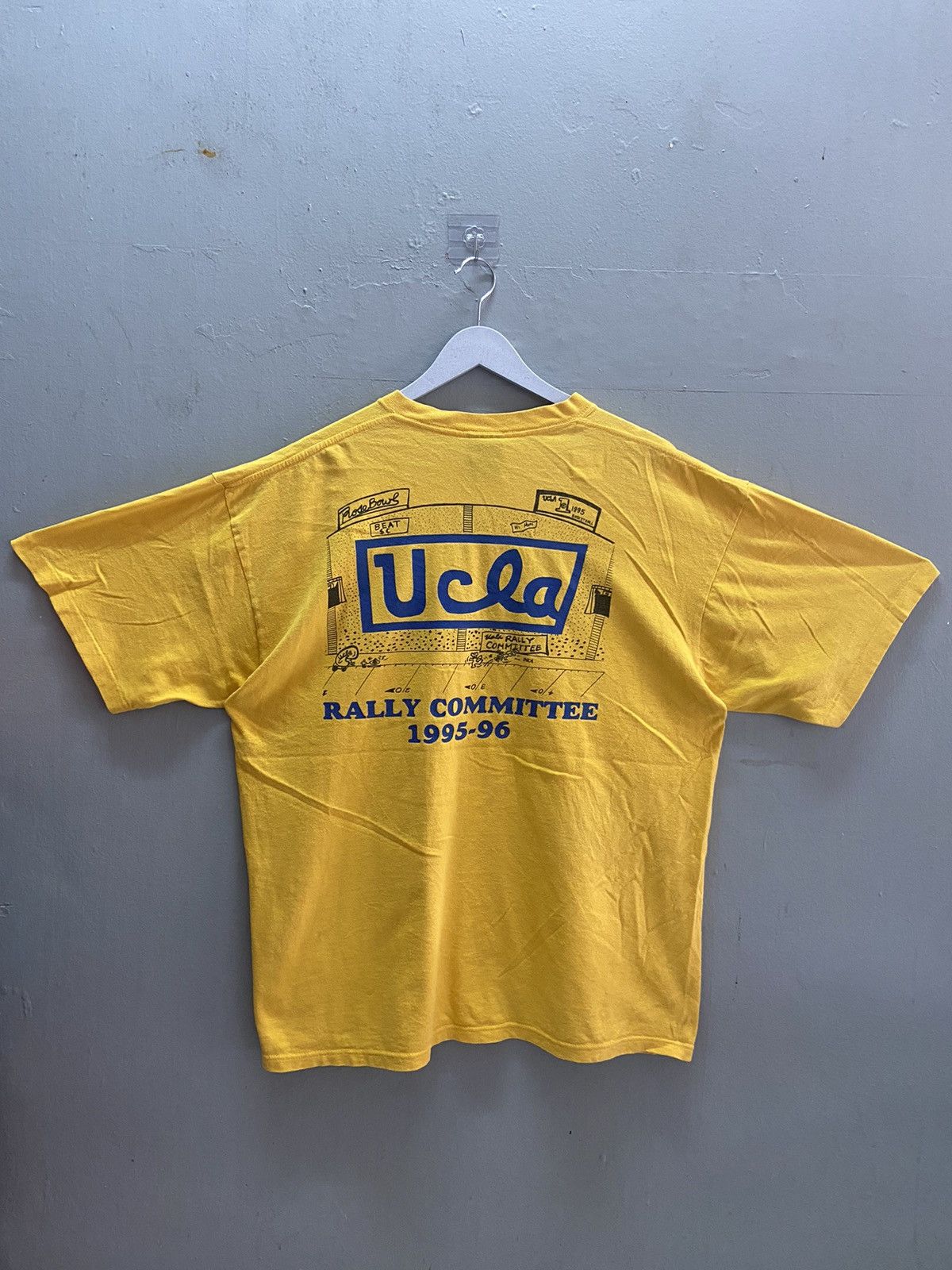 Vintage VINTAGE 95/96 UCLA RALLY COMMITTEE TEE SHIRT Size US XL / EU 56 / 4 - 1 Thumbnail