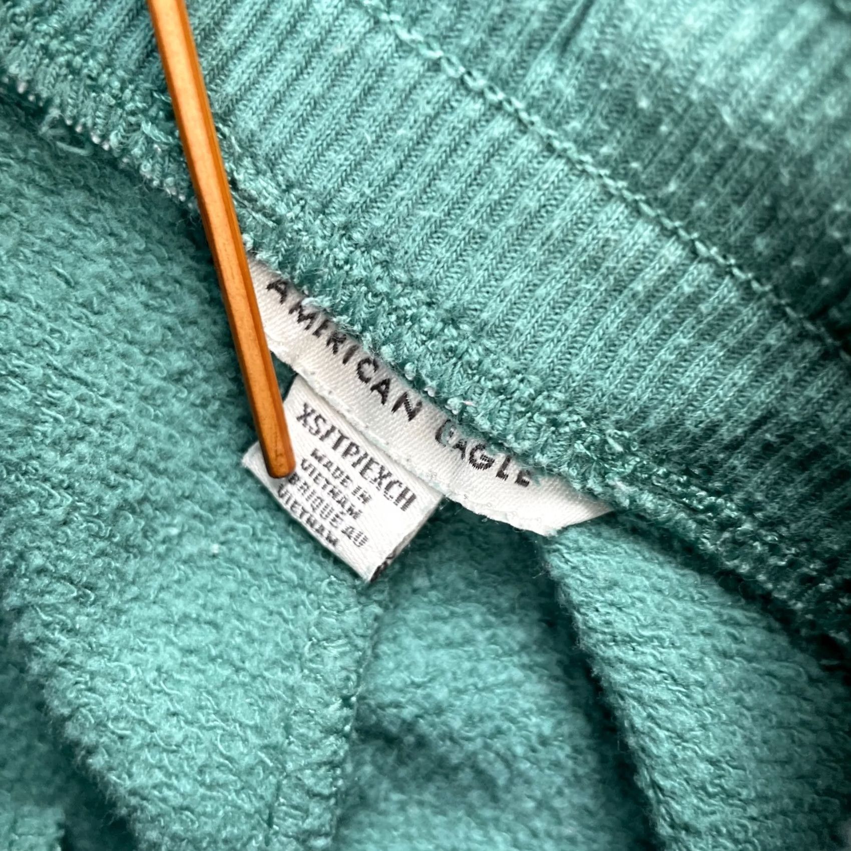 American Eagle Outfitters VINTAGE American Eagle Outfitters Sweatpants Womens XS Green Fleece Tapered Leg Size 26" / US 2 / IT 38 - 3 Thumbnail