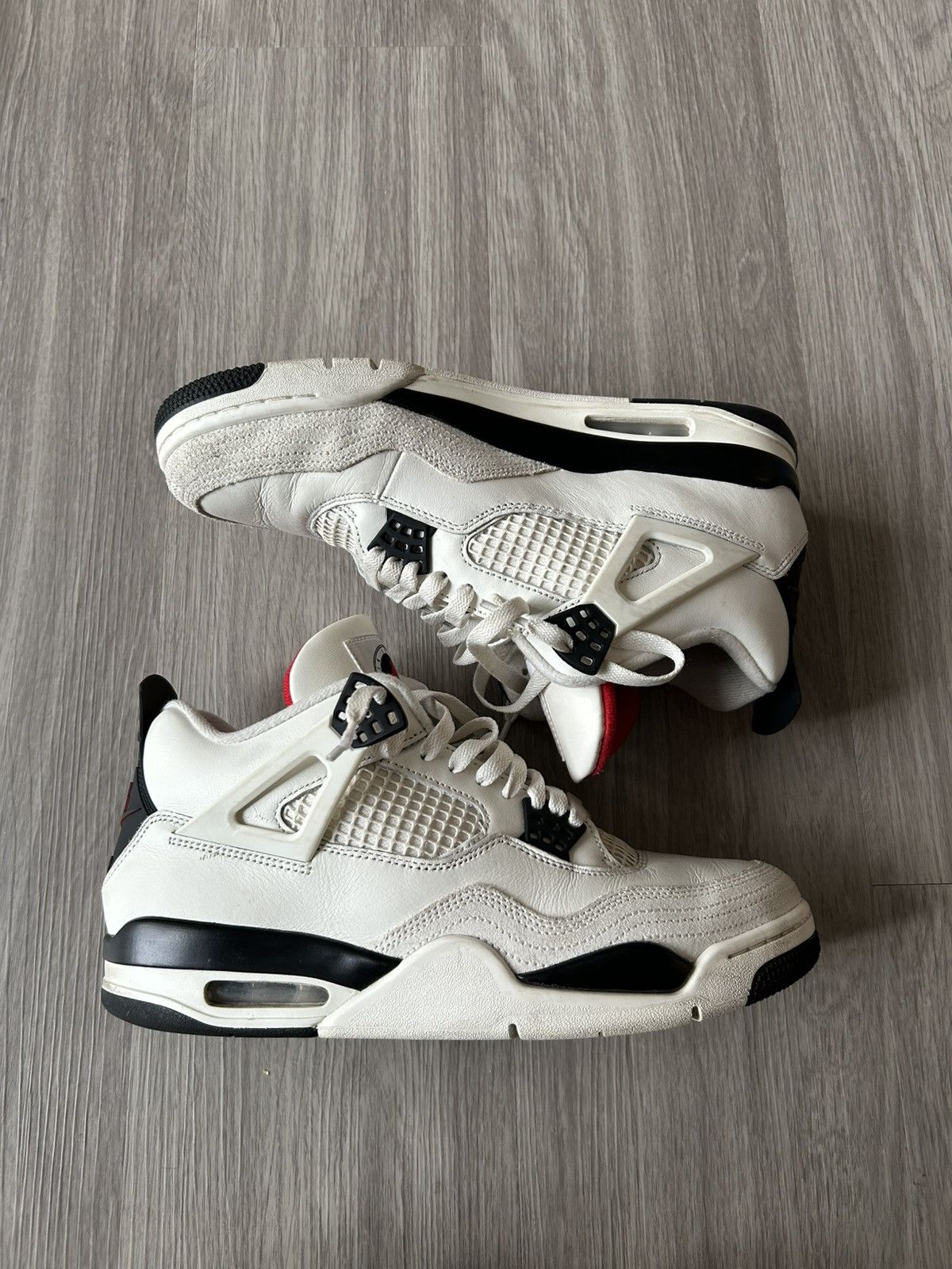 Jordan Brand Air Jordan Retro 4 Flight Club Size 11 Size US 11 / EU 44 - 1 Thumbnail