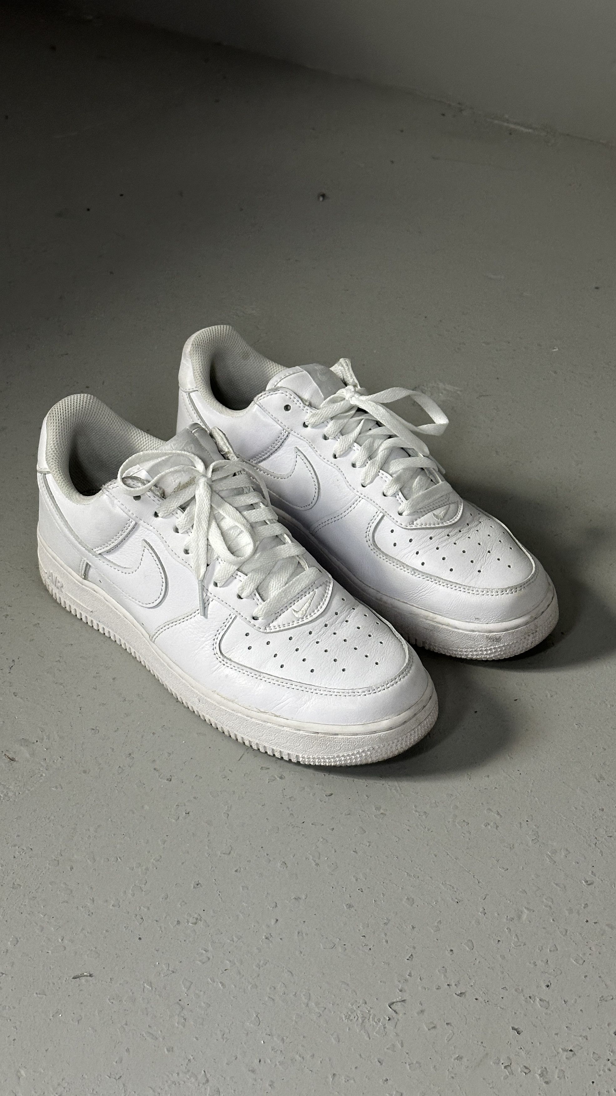 Nike Nike Air Force 1 "Anniversary Edition" White Size US 10.5 / EU 43-44 - 1 Thumbnail