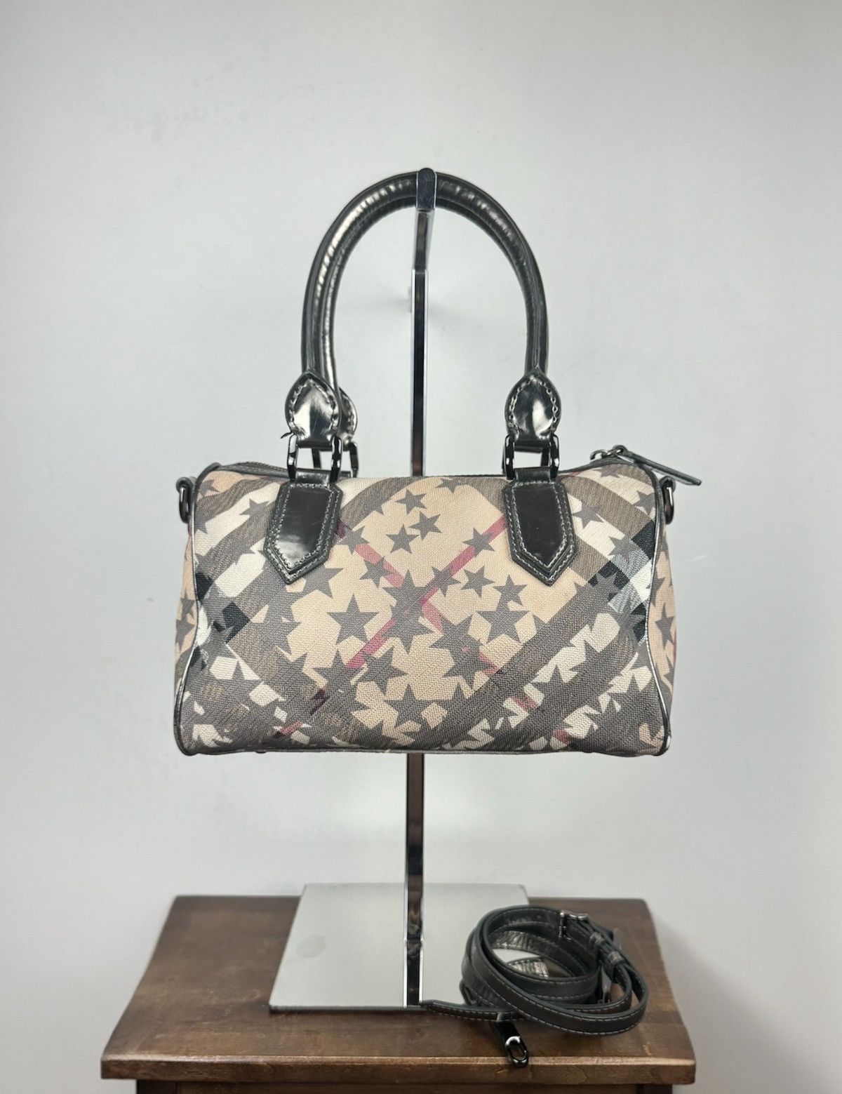 Burberry Rare leather bag Burberry Stars Nova Check original item Size ONE SIZE - 1 Thumbnail