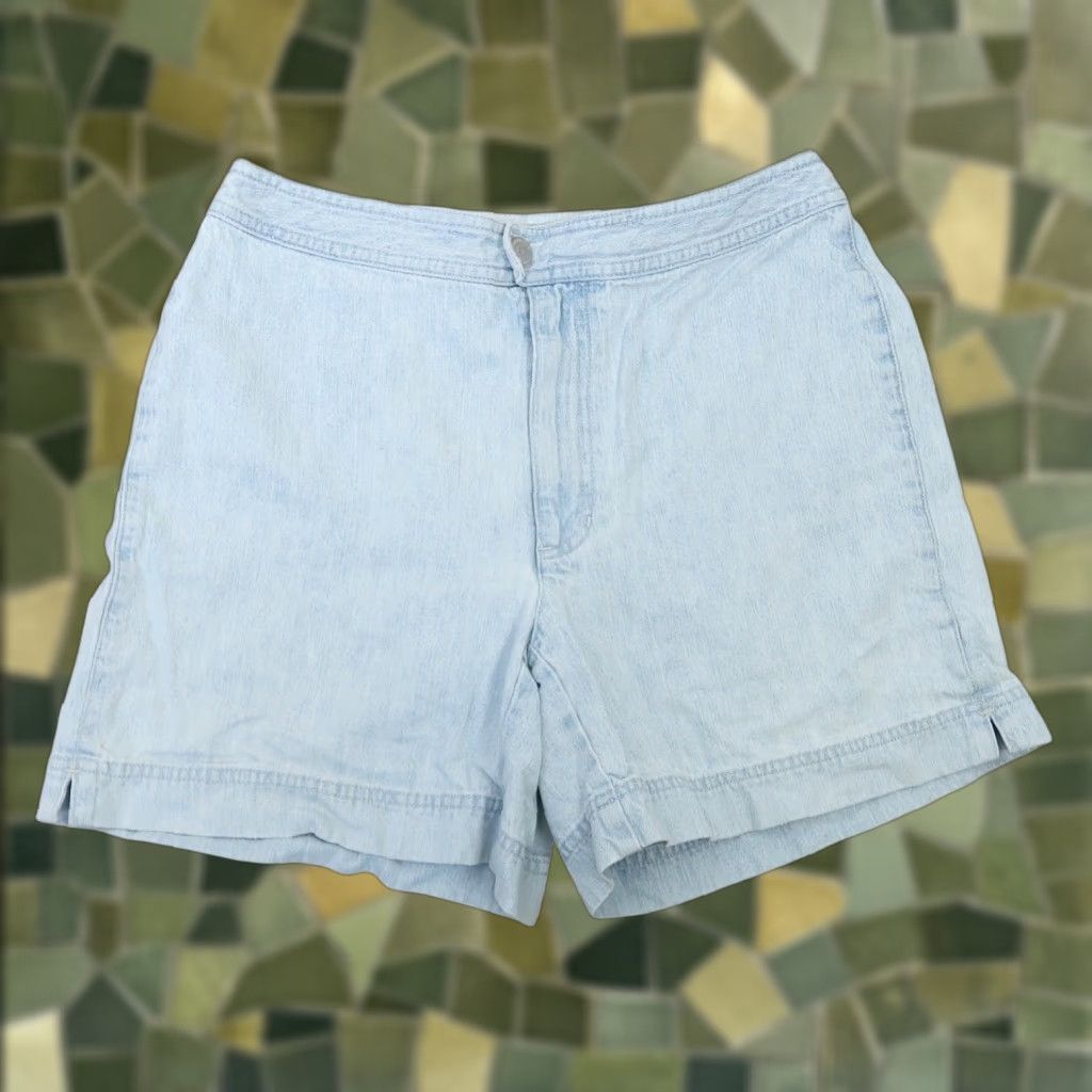 Liz Claiborne VINTAGE Liz Claiborne Light Wash Blue Denim High Rise Jean Shorts 28" 90s Womens 10 Regular 5 Inseam Cotton Casual Size 32" / US 10 / IT 46 - 1 Thumbnail