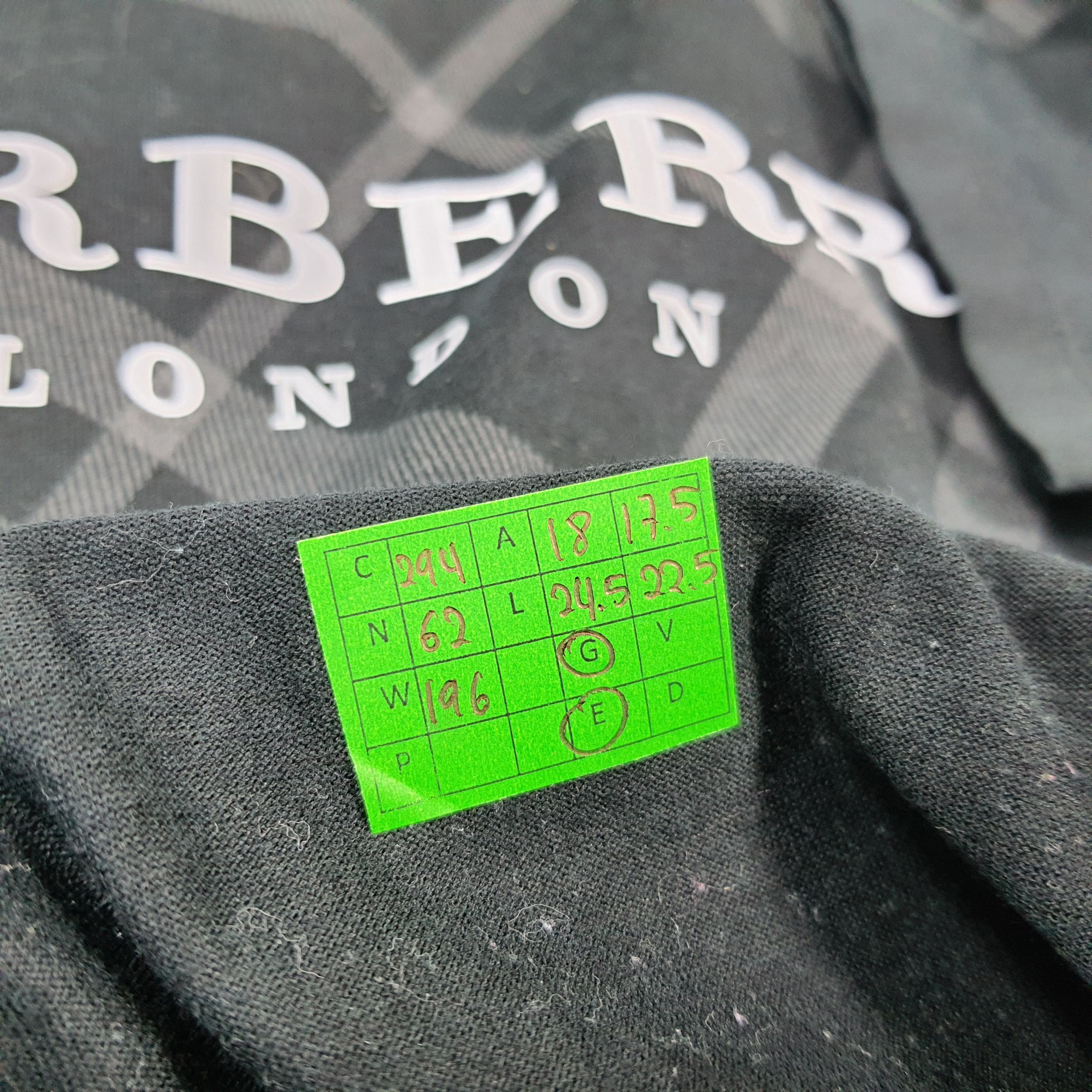 Burberry Vintage Burberry Black Label V Neck Tshirt C294N62 Size S / US 4 / IT 40 - 9 Thumbnail