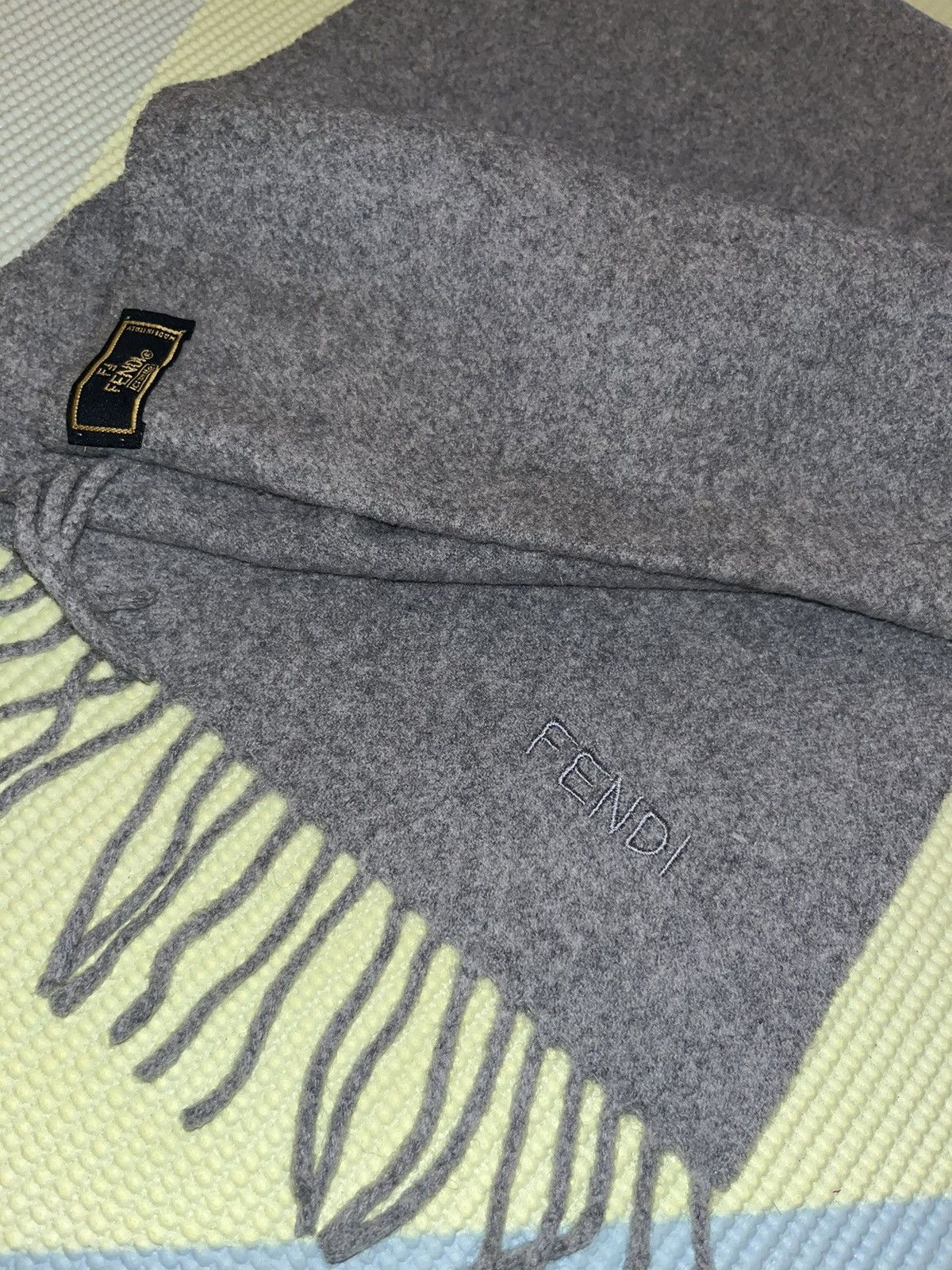 Fendi Fendi Grey Cashmere Scarf Size ONE SIZE - 3 Thumbnail
