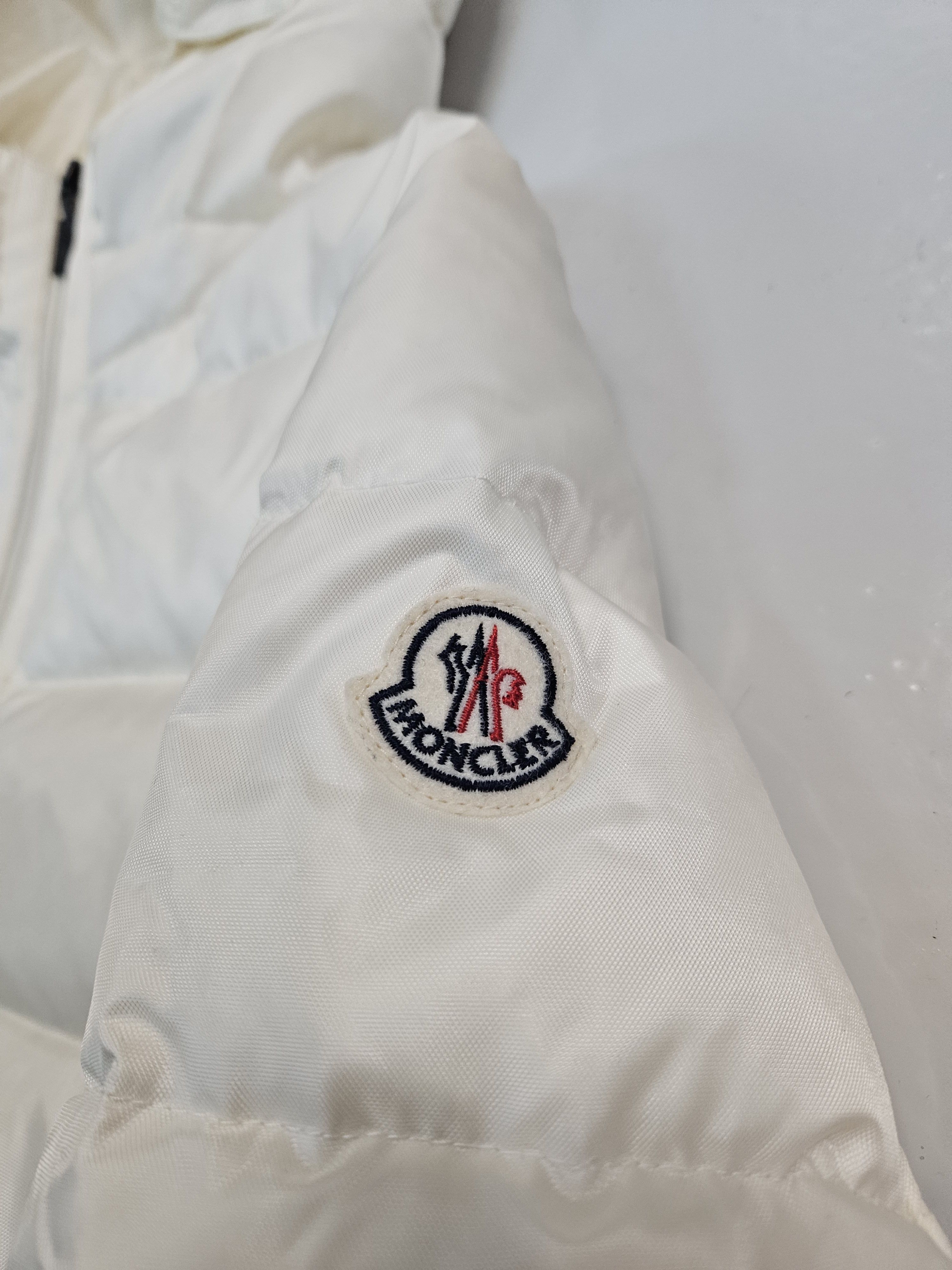 Moncler Moncler hooded puffer jacket with badge Size XS / US 0-2 / IT 36-38 - 7 Thumbnail