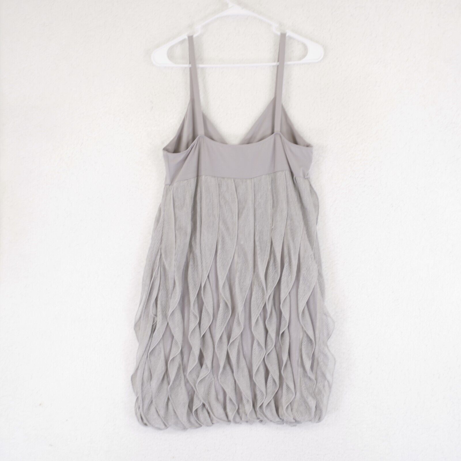Forever 21 Forever 21 Gray Spaghetti Strap Gray Ruffle Blouse Top Large Size L / US 10 / IT 46 - 3 Thumbnail